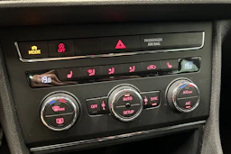 valkoinen SEAT Leon ST 2015 kuva 24.