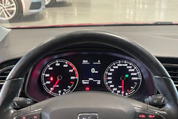 punainen SEAT Leon ST 2015 kuva 13.