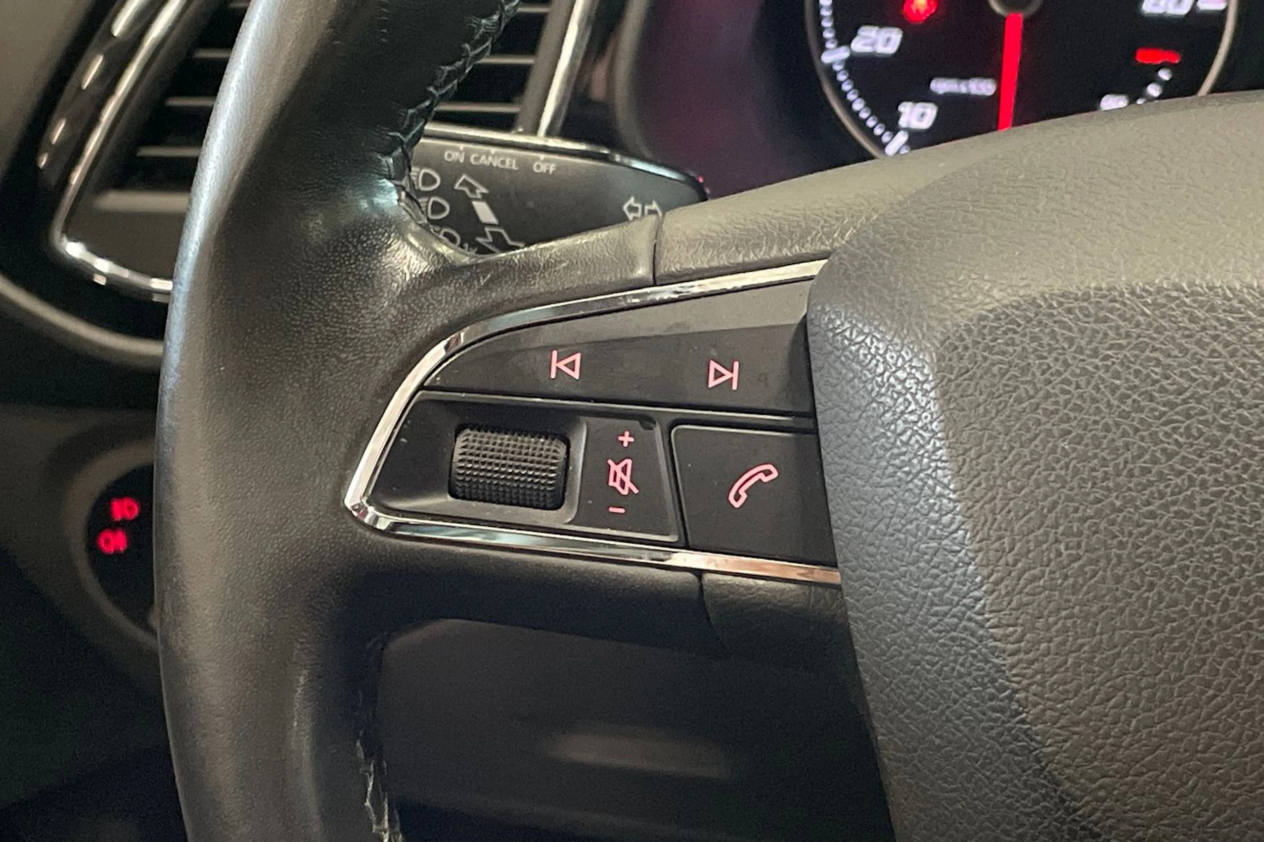 punainen SEAT Leon ST 2015 kuva 15.