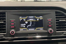 punainen SEAT Leon ST 2015 kuva 19.