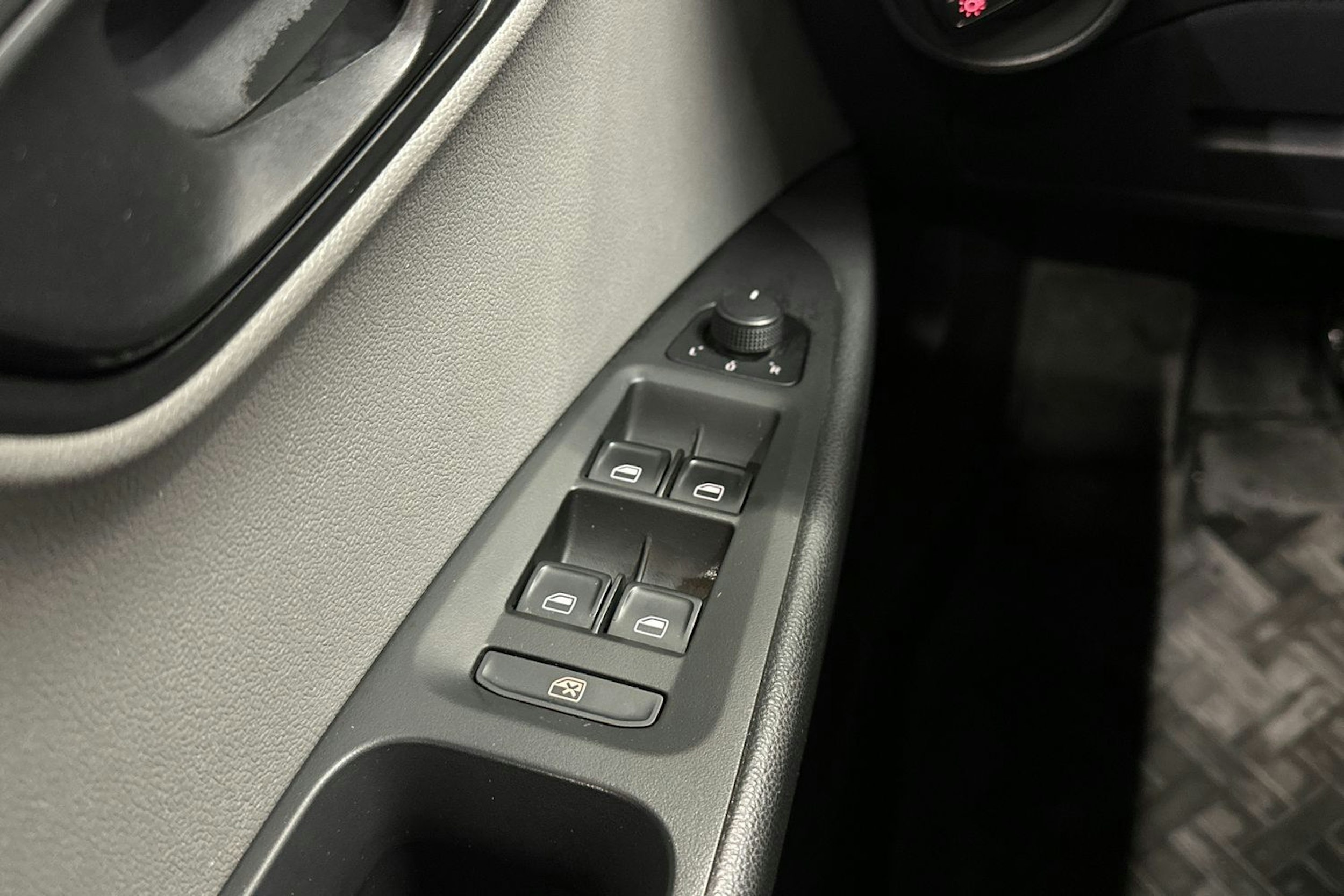 punainen SEAT Leon ST 2015 kuva 20.