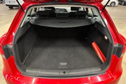 punainen SEAT Leon ST 2015 kuva 21.