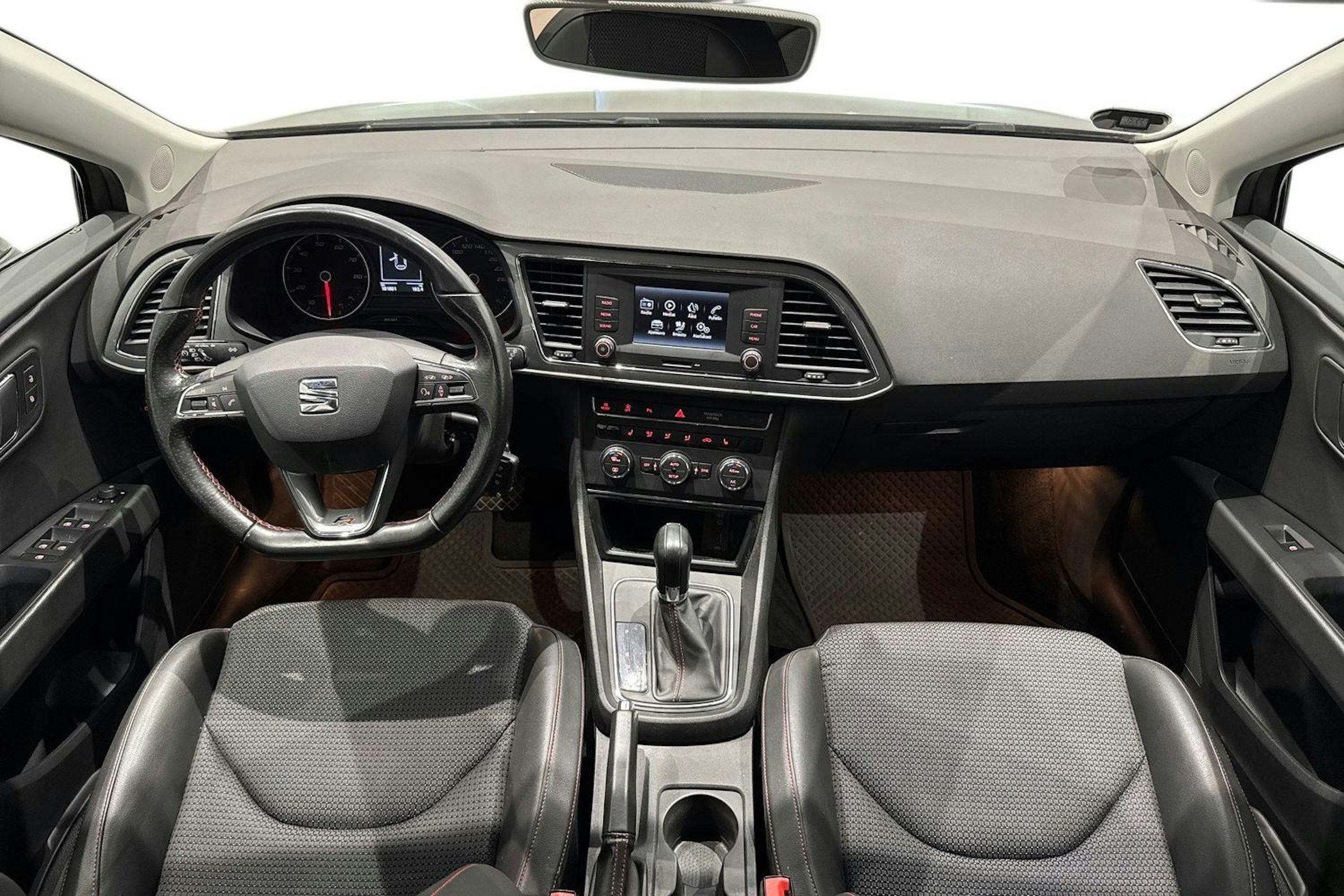 ruskea (beige) SEAT Leon ST 2016 kuva 9.