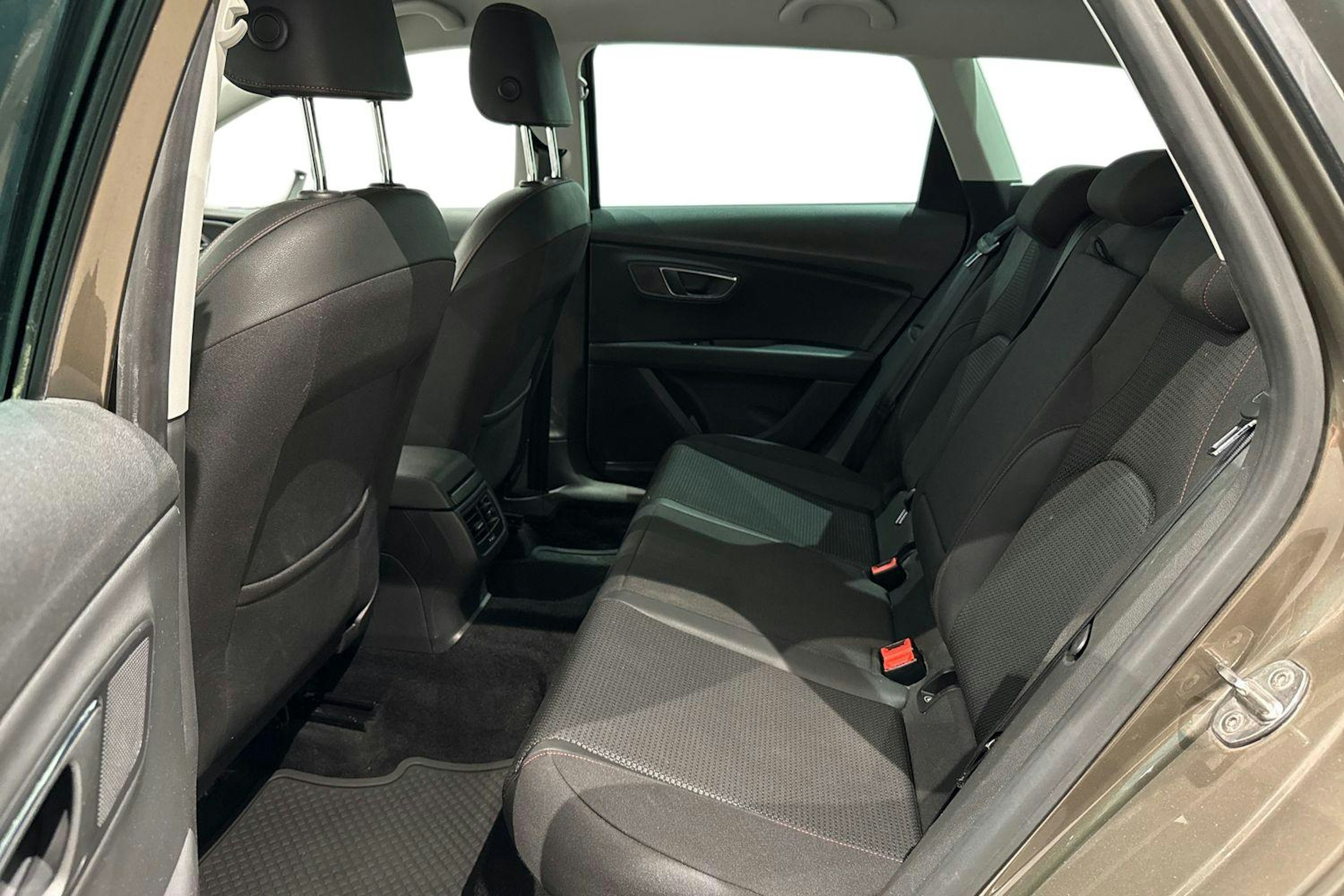 ruskea (beige) SEAT Leon ST 2016 kuva 10.