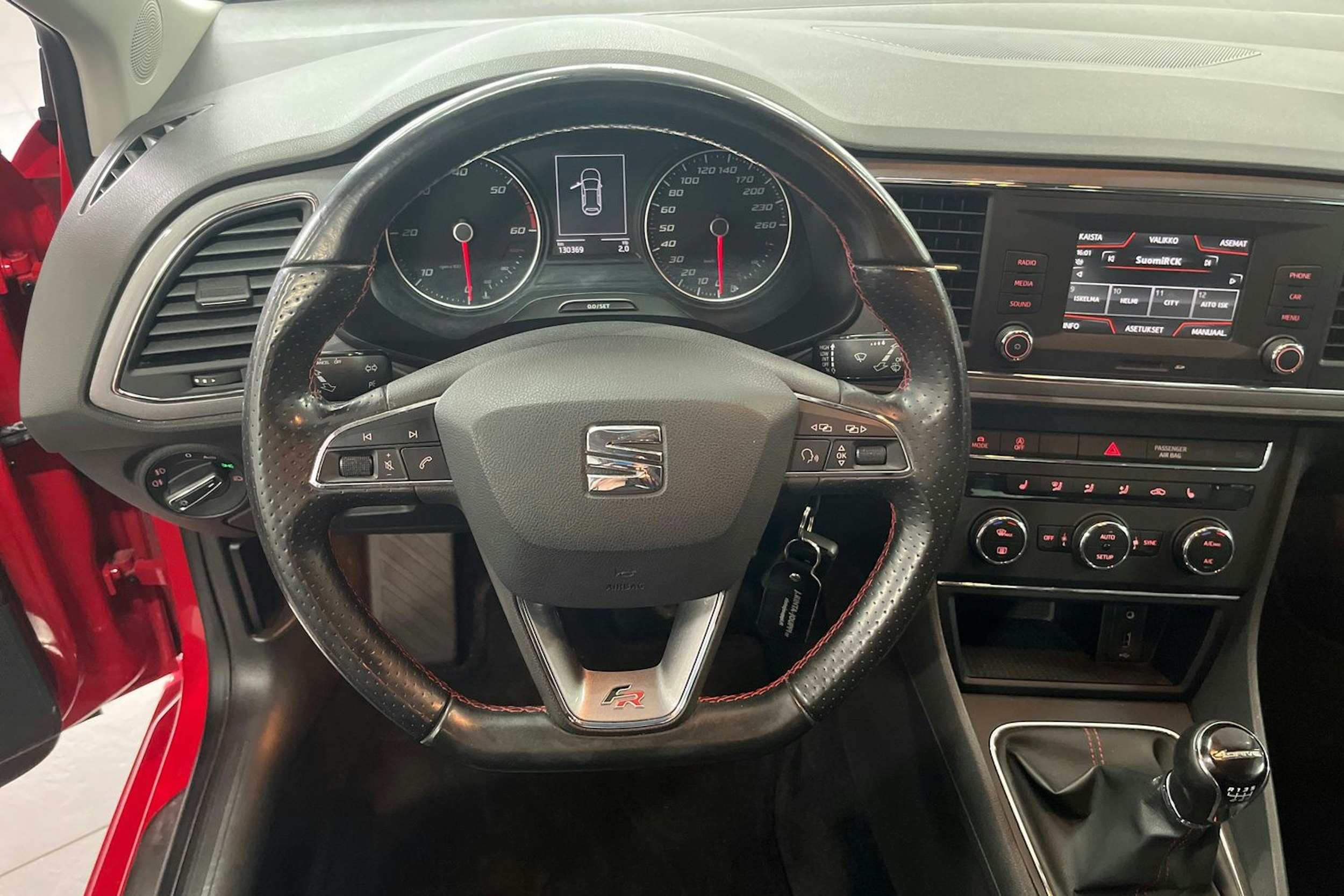 punainen SEAT Leon ST 2016 kuva 16.