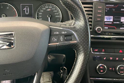 valkoinen SEAT Leon ST 2016 kuva 12.