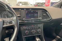 valkoinen SEAT Leon ST 2016 kuva 14.