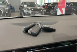 valkoinen SEAT Leon ST 2016 kuva 15.