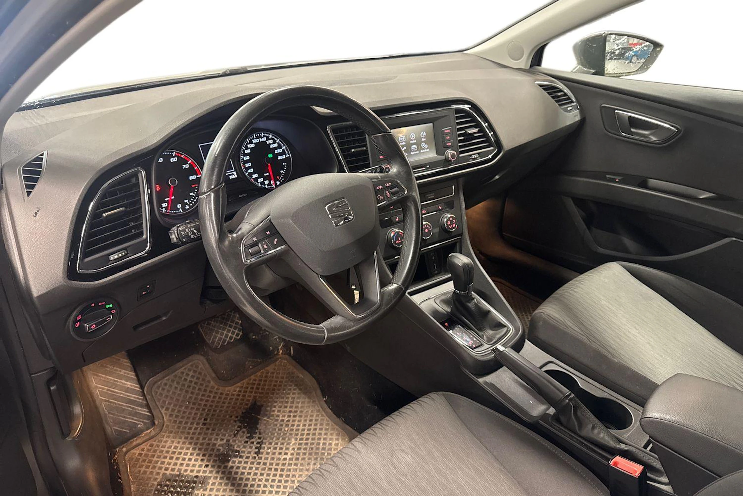 harmaa SEAT Leon ST 2016 kuva 3.