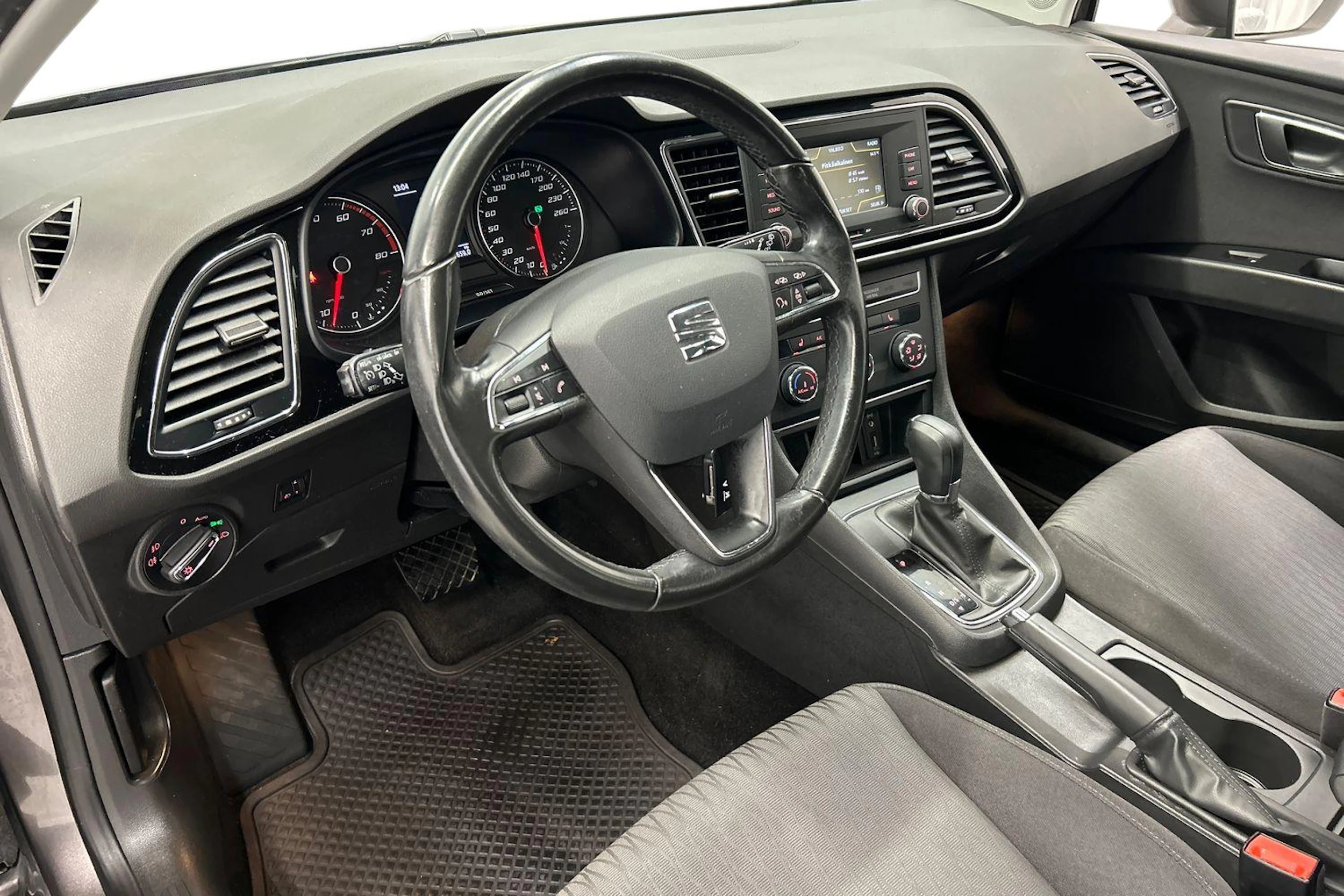 harmaa SEAT Leon ST 2016 kuva 6.