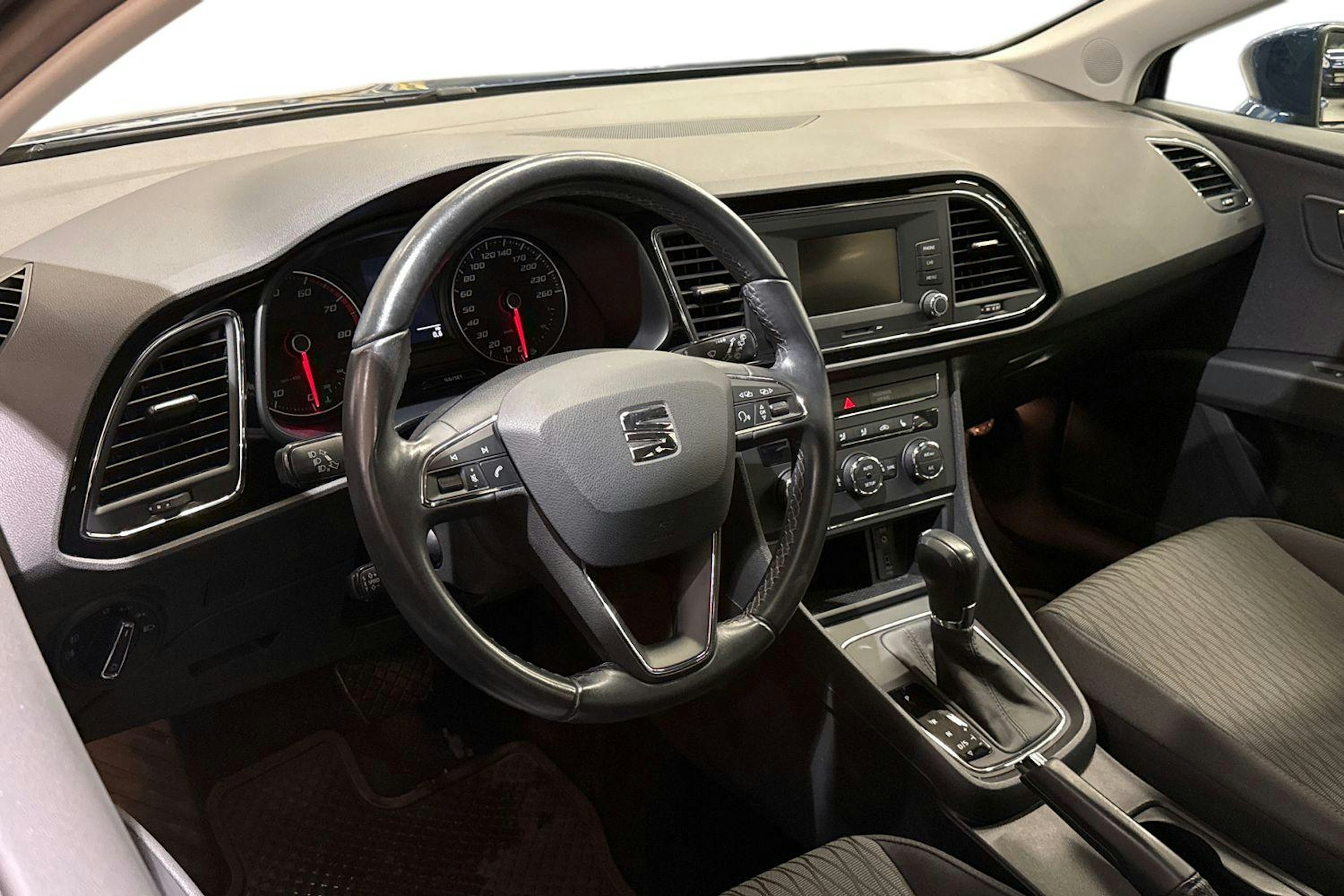 Sininen SEAT LEON ST 2016 kuva 6.