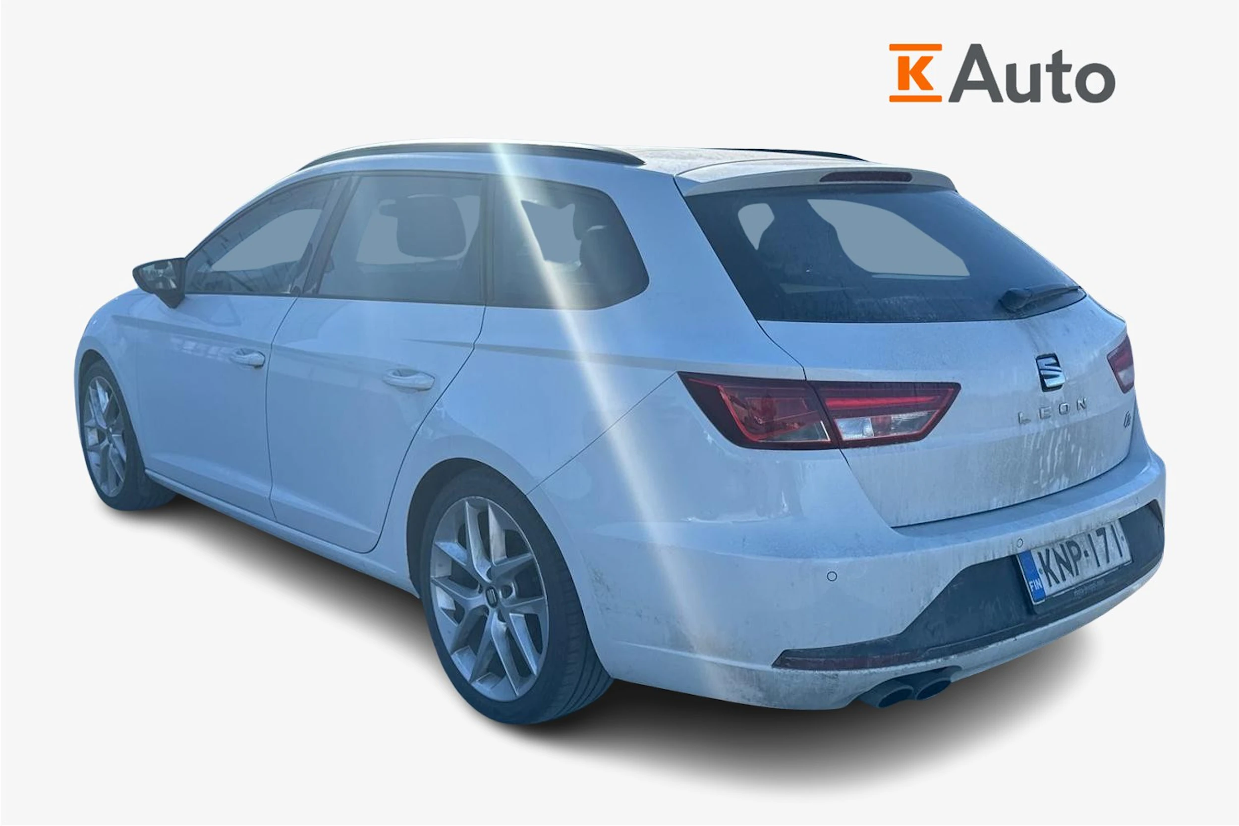 valkoinen SEAT Leon ST 2016 kuva 2.