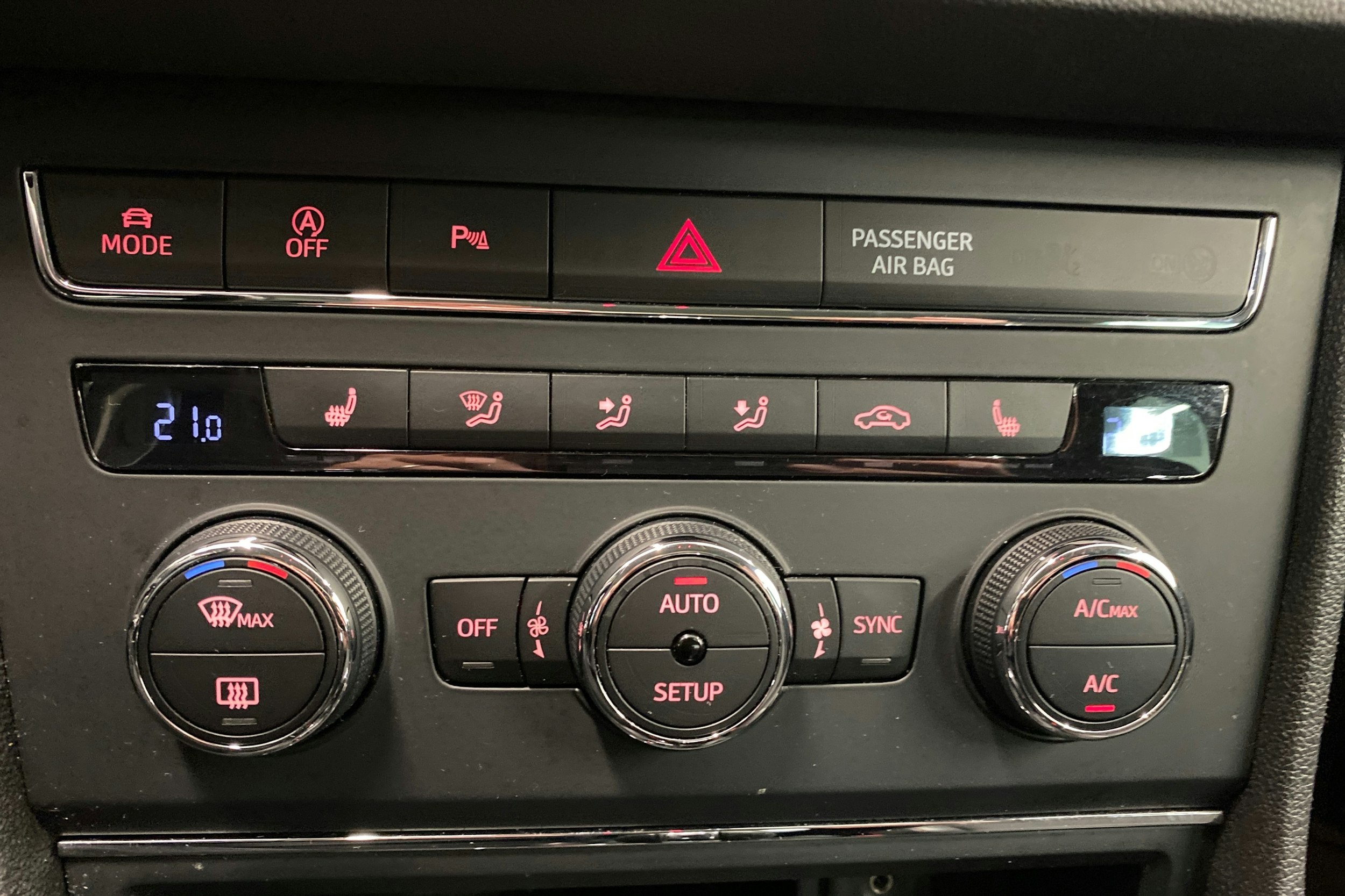 sininen SEAT Leon ST 2016 kuva 16.