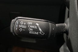 sininen SEAT Leon ST 2016 kuva 17.