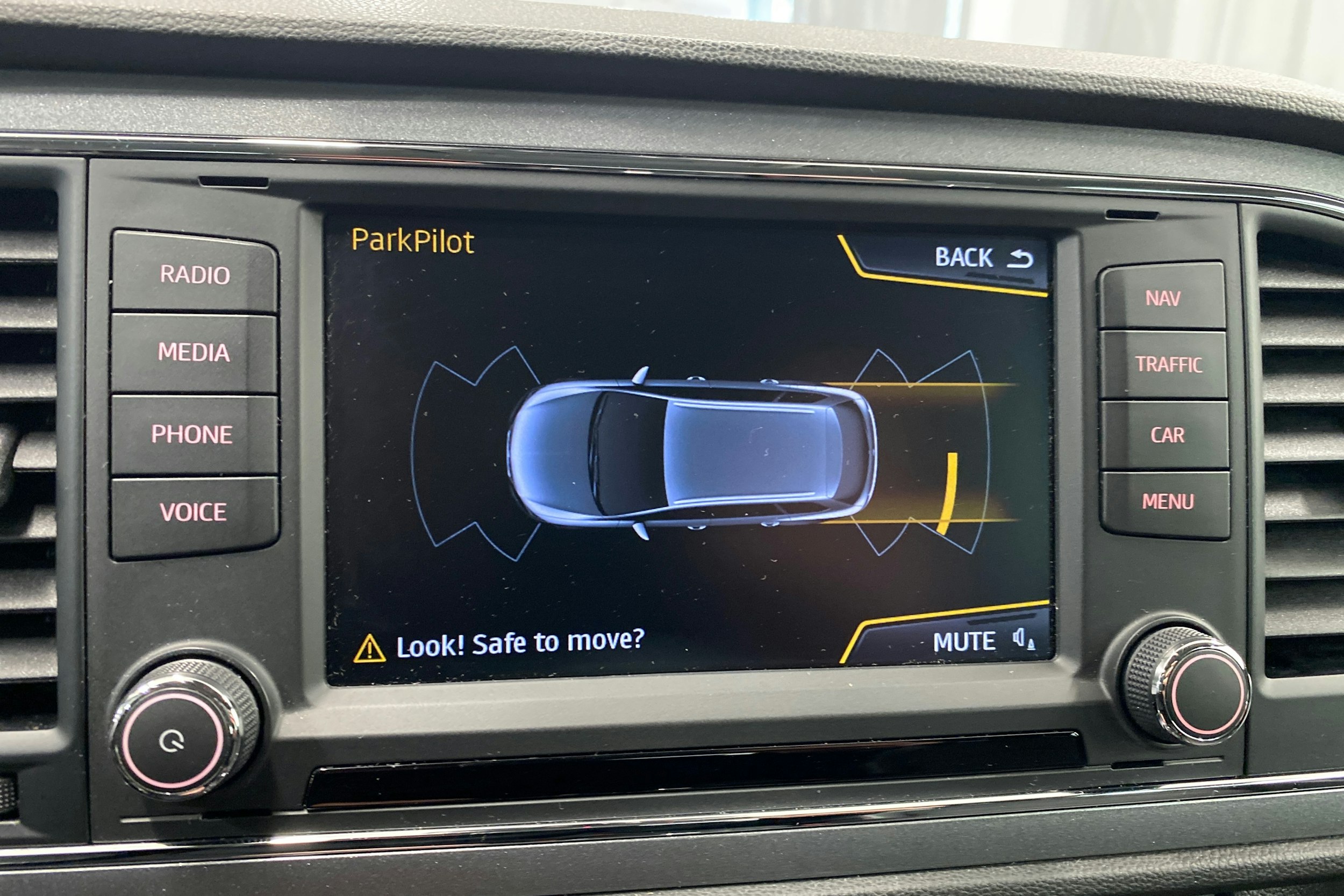 sininen SEAT Leon ST 2016 kuva 18.