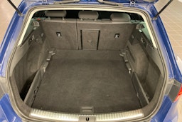 sininen SEAT Leon ST 2016 kuva 21.