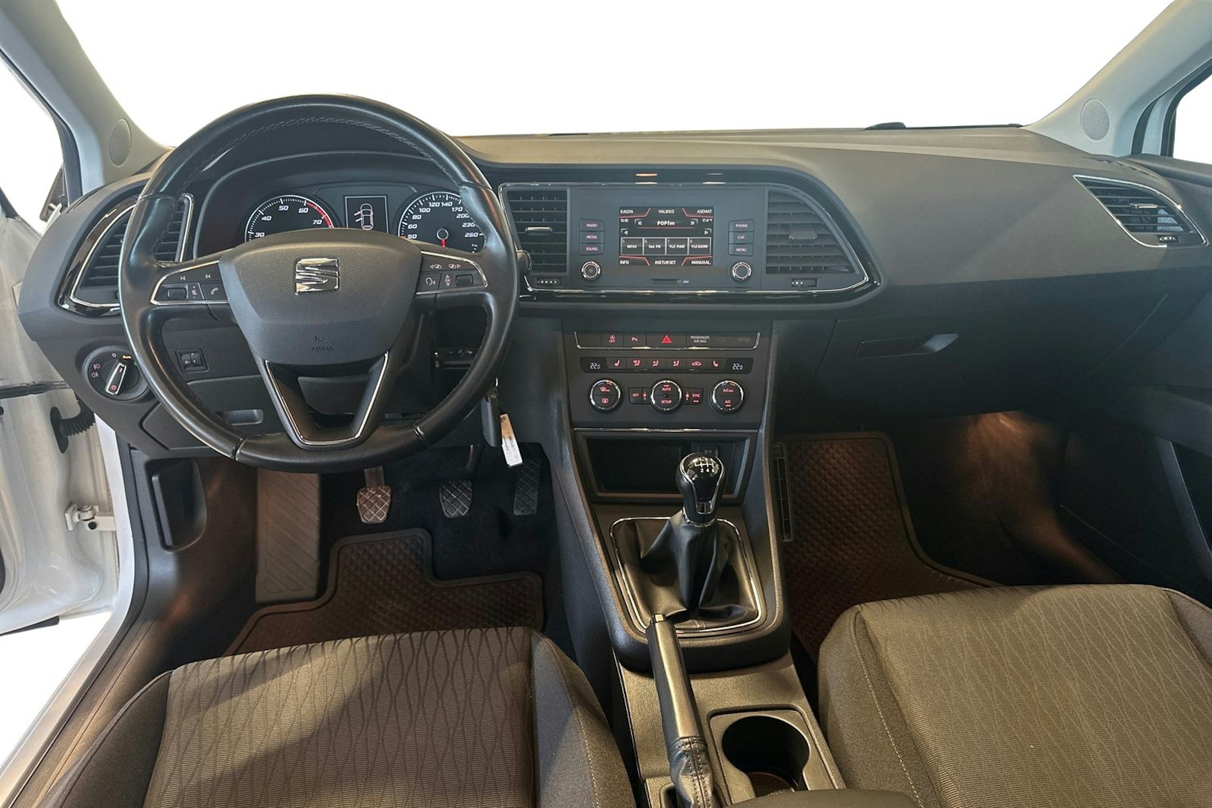 Valkoinen SEAT LEON ST 2016 kuva 9.