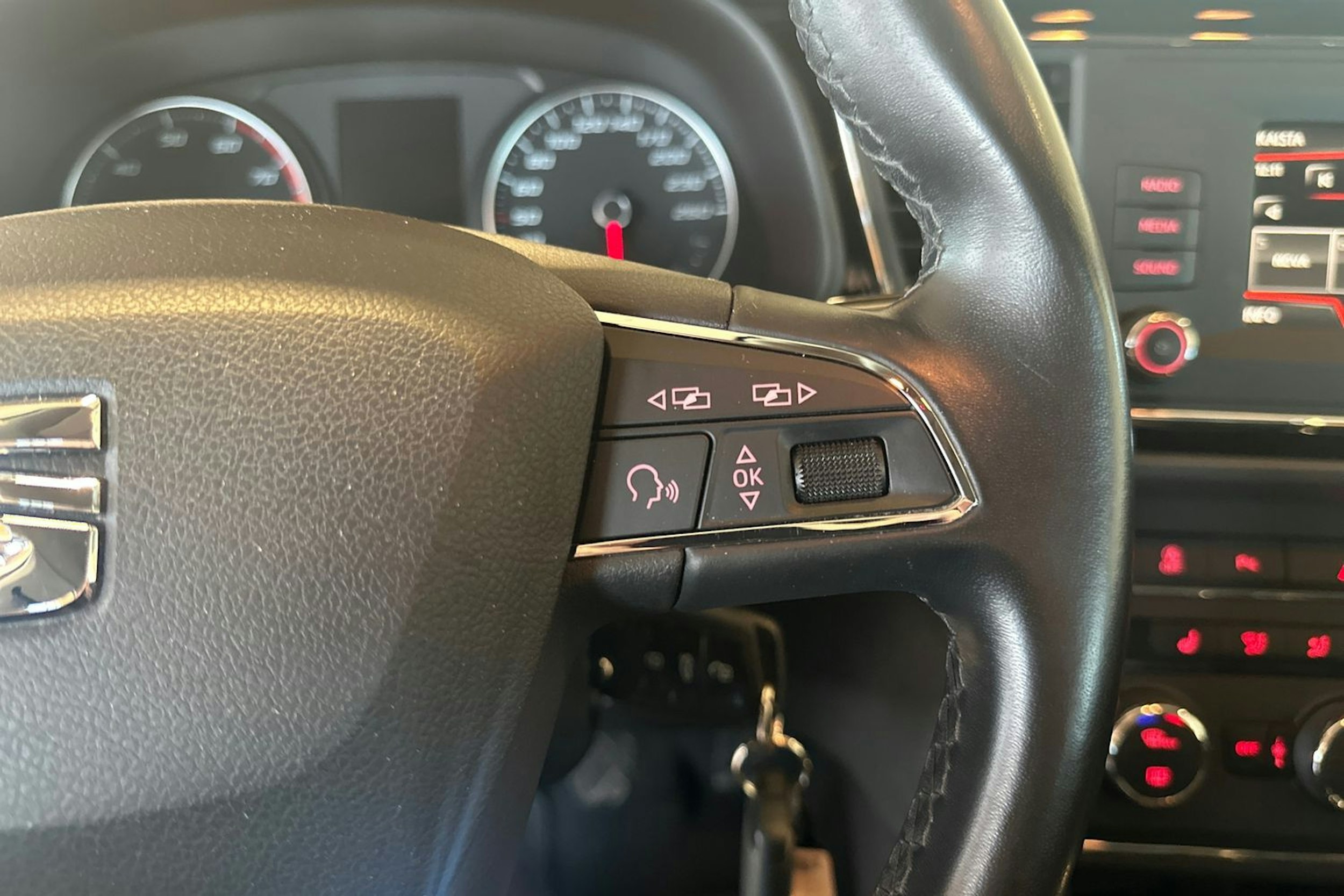 Valkoinen SEAT LEON ST 2016 kuva 17.