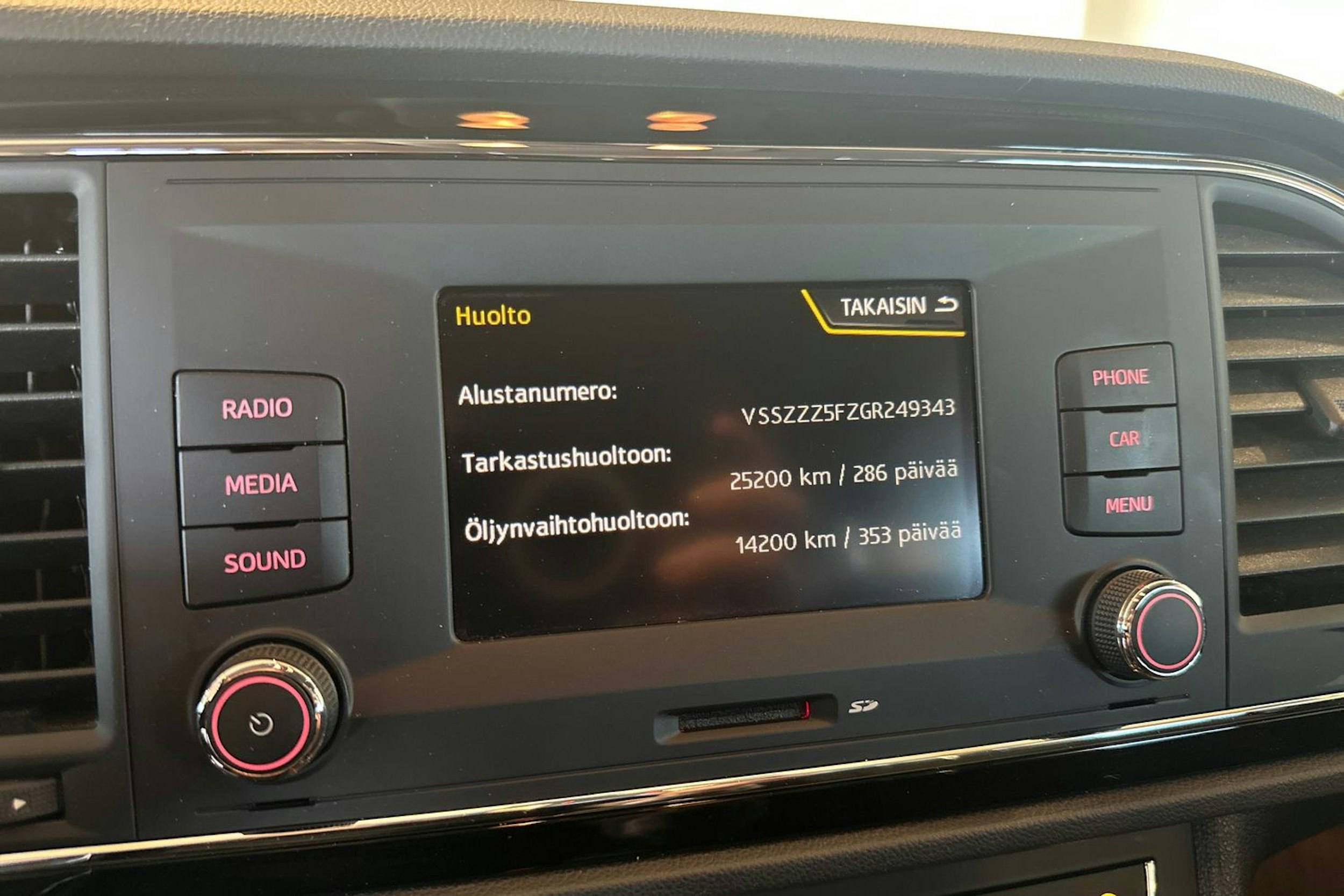 Valkoinen SEAT LEON ST 2016 kuva 18.