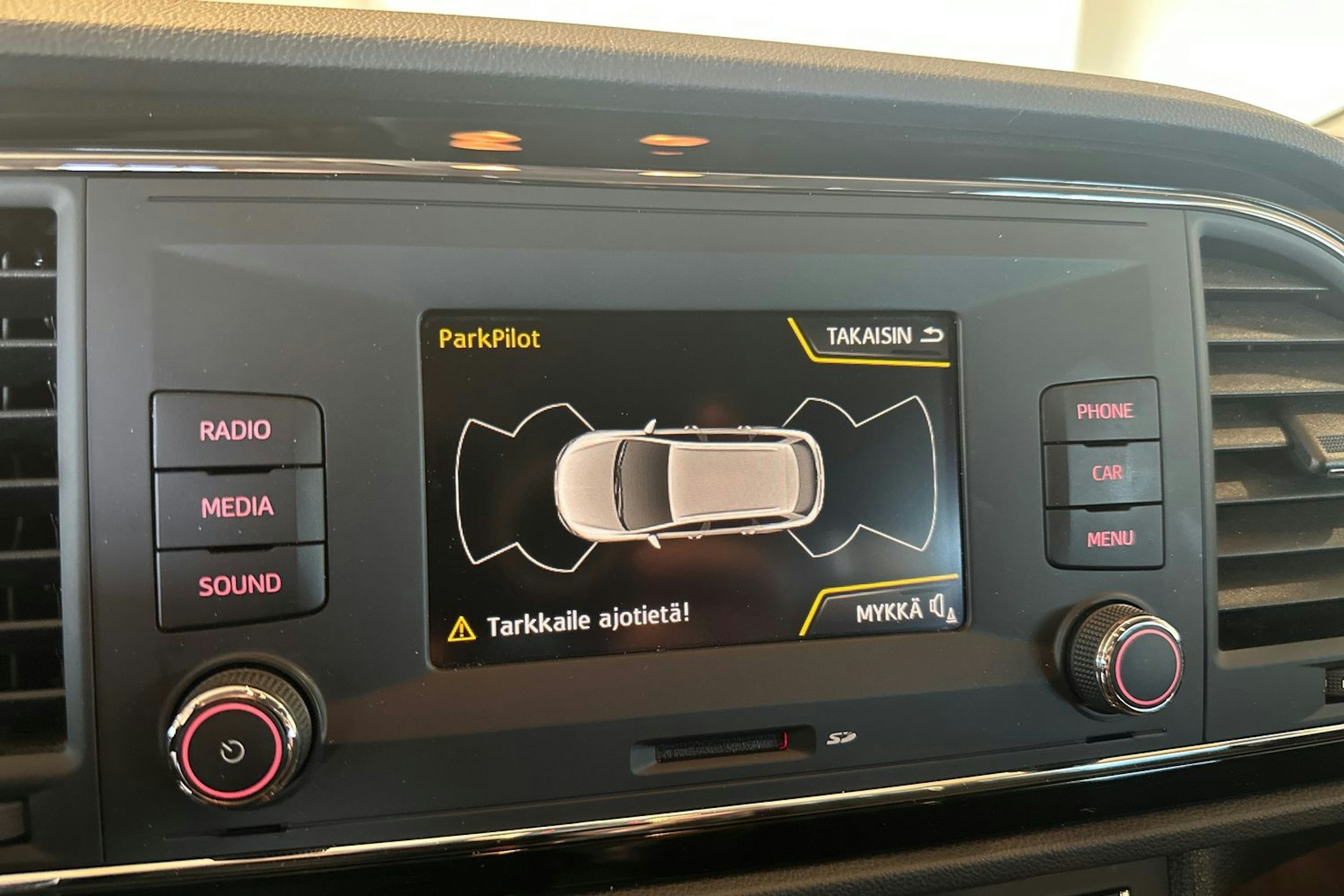 Valkoinen SEAT LEON ST 2016 kuva 19.