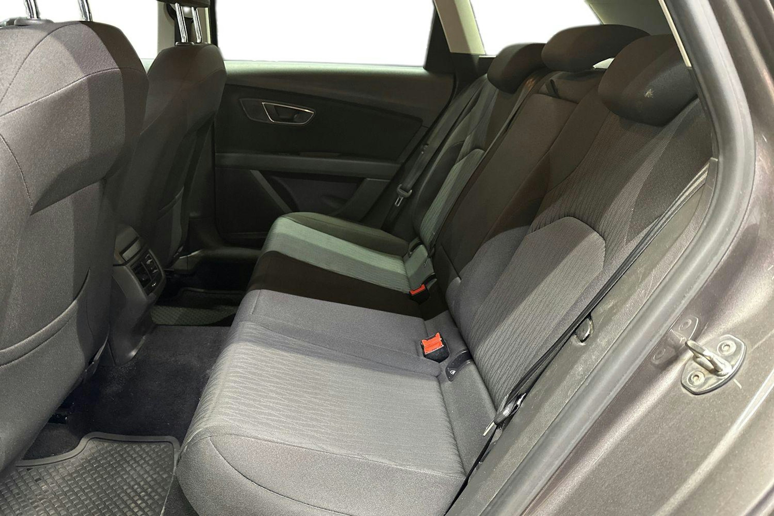 harmaa SEAT Leon ST 2016 kuva 8.