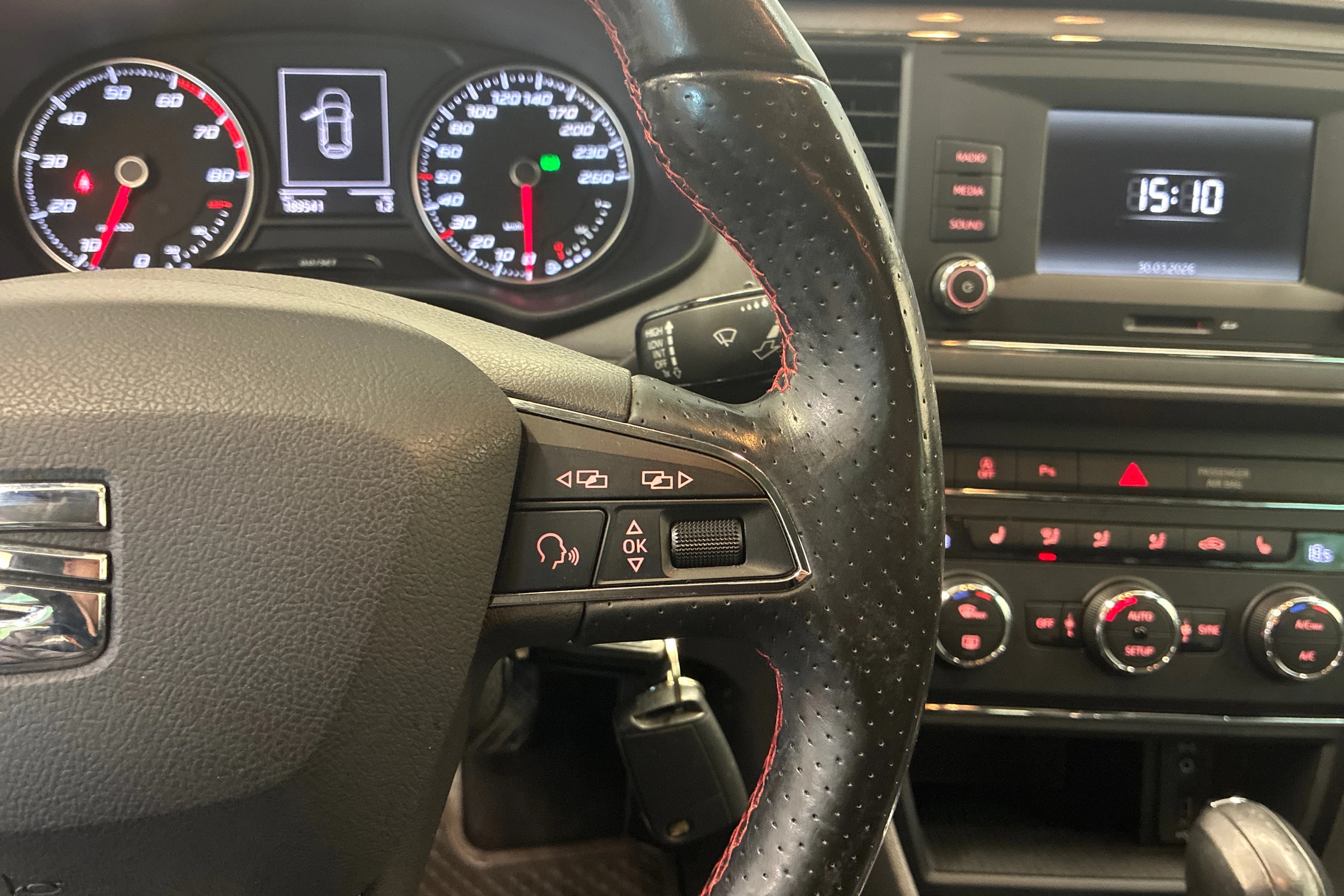 Musta SEAT LEON ST 2016 kuva 13.