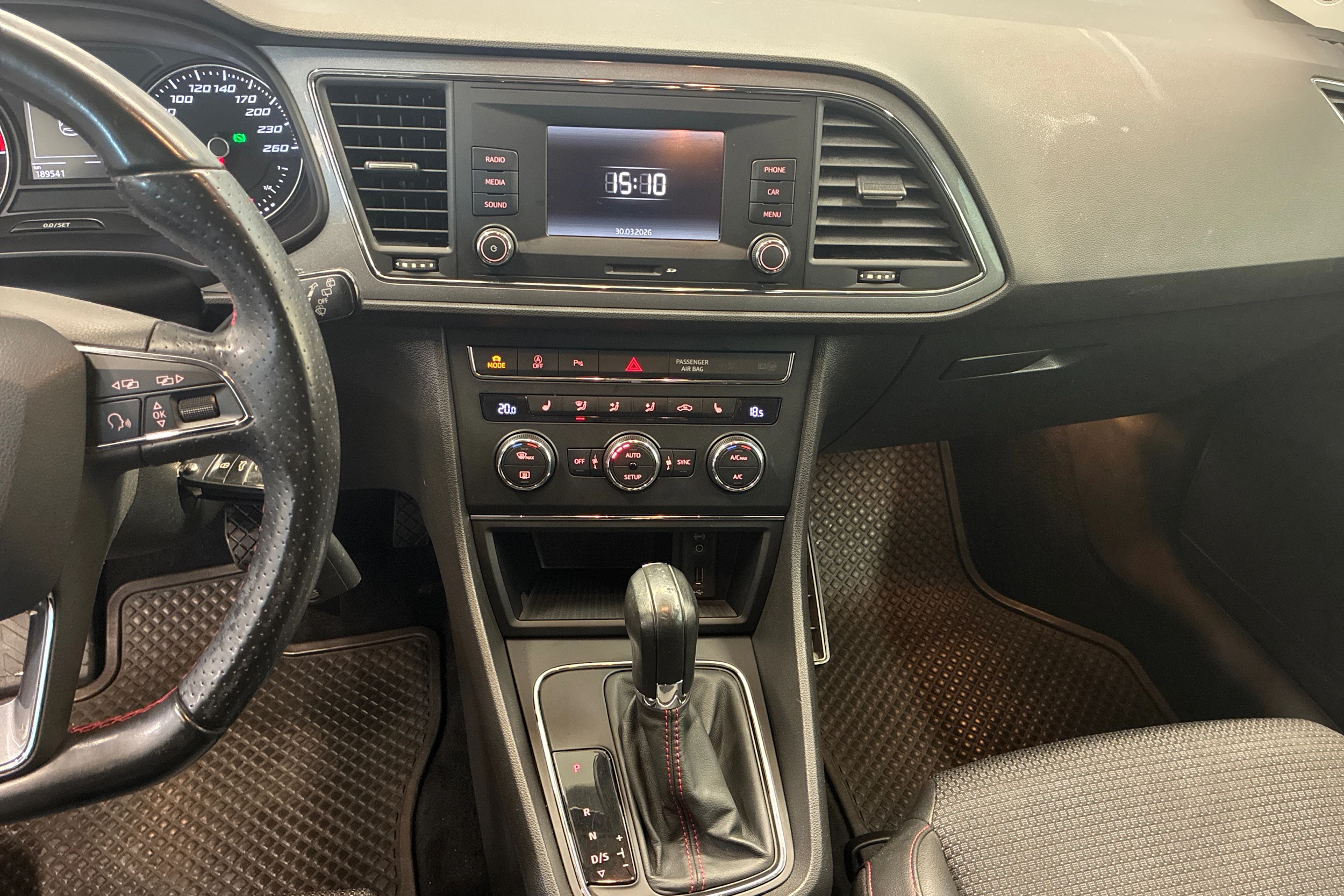 Musta SEAT LEON ST 2016 kuva 14.