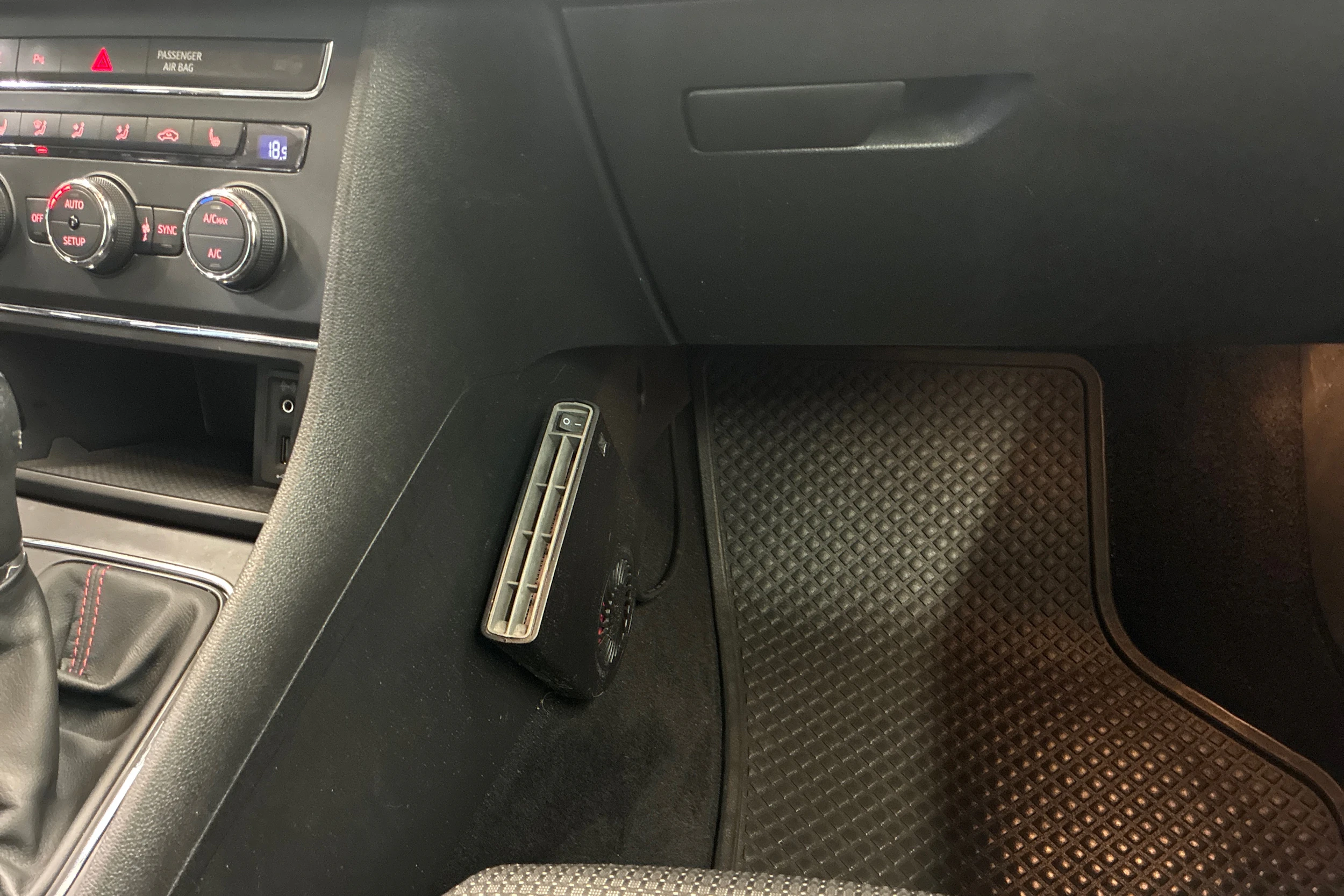 Musta SEAT LEON ST 2016 kuva 17.