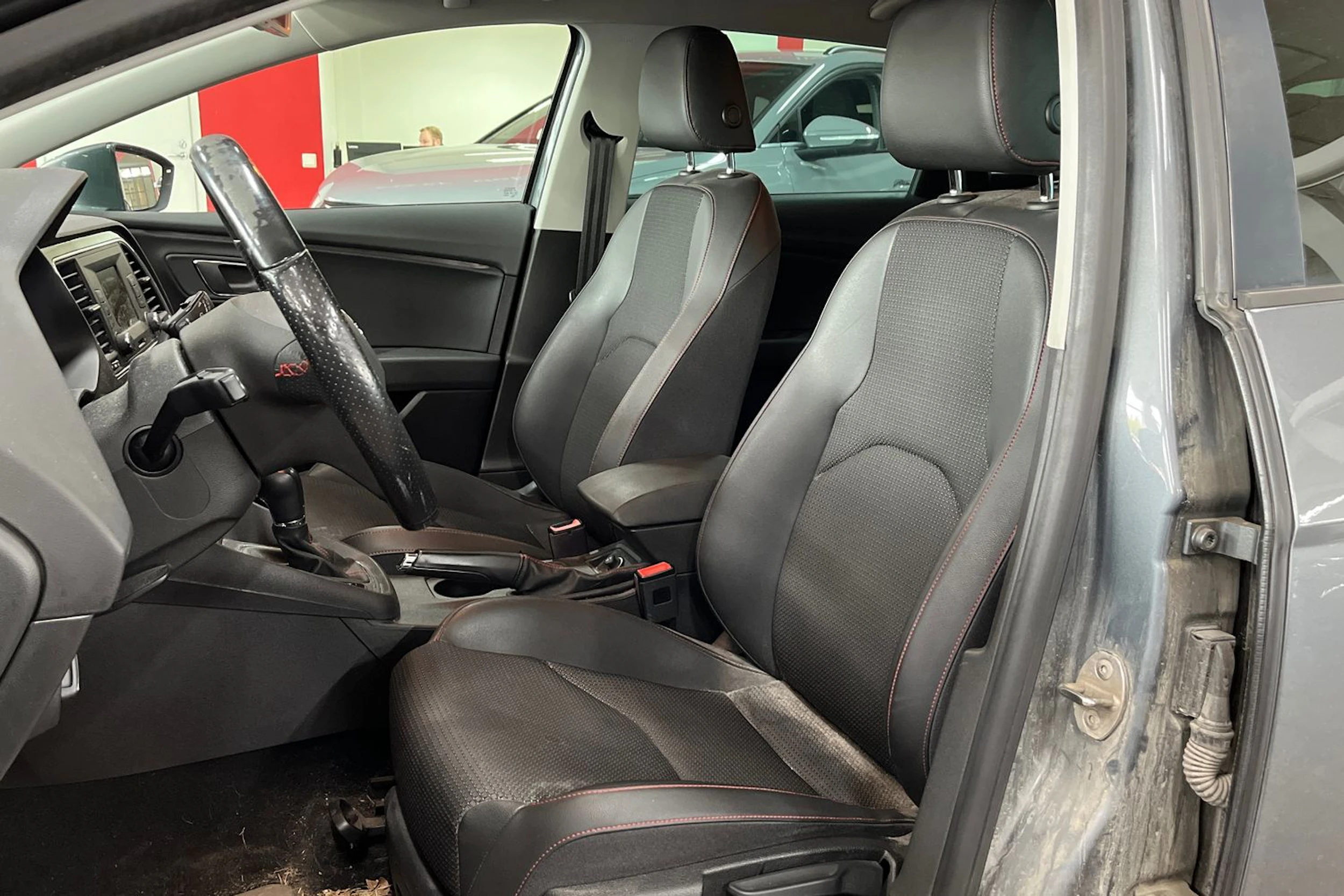 Harmaa SEAT LEON ST 2016 kuva 4.