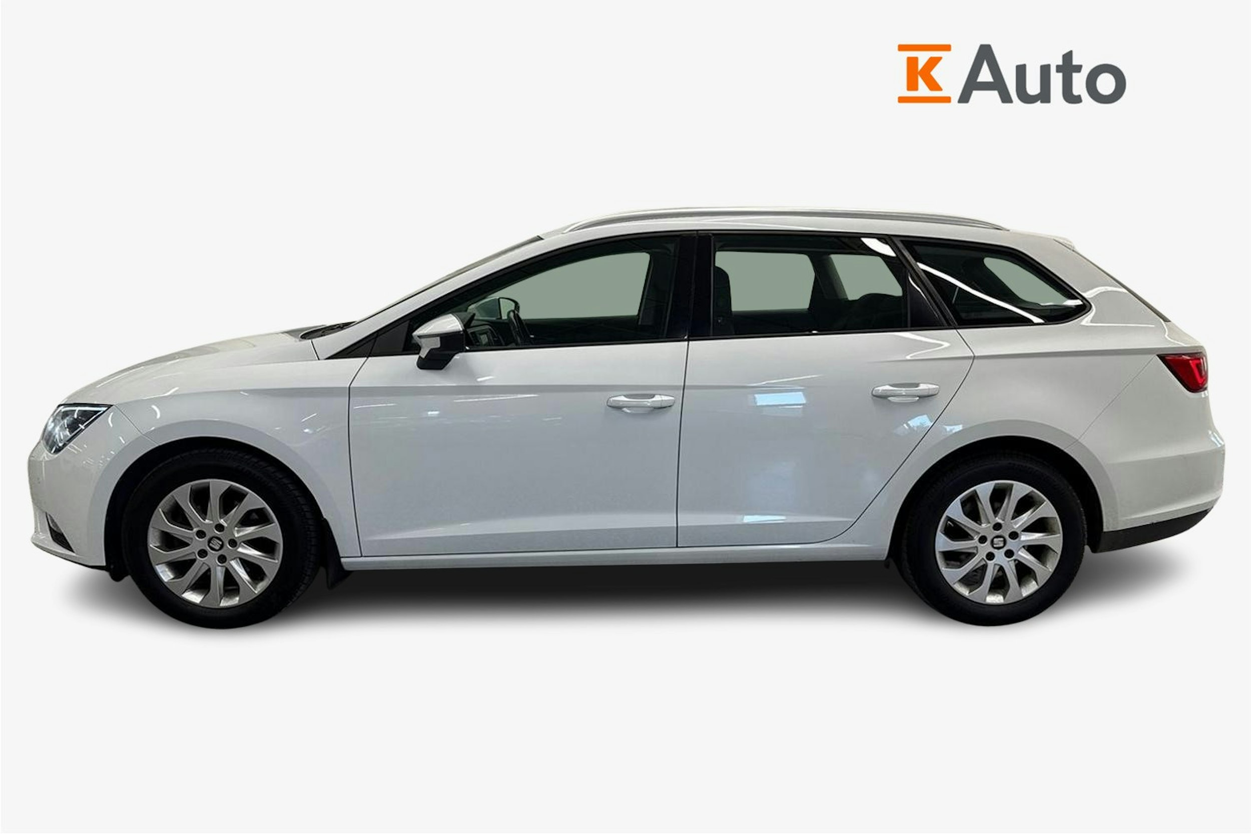 Valkoinen SEAT LEON ST 2016 kuva 6.