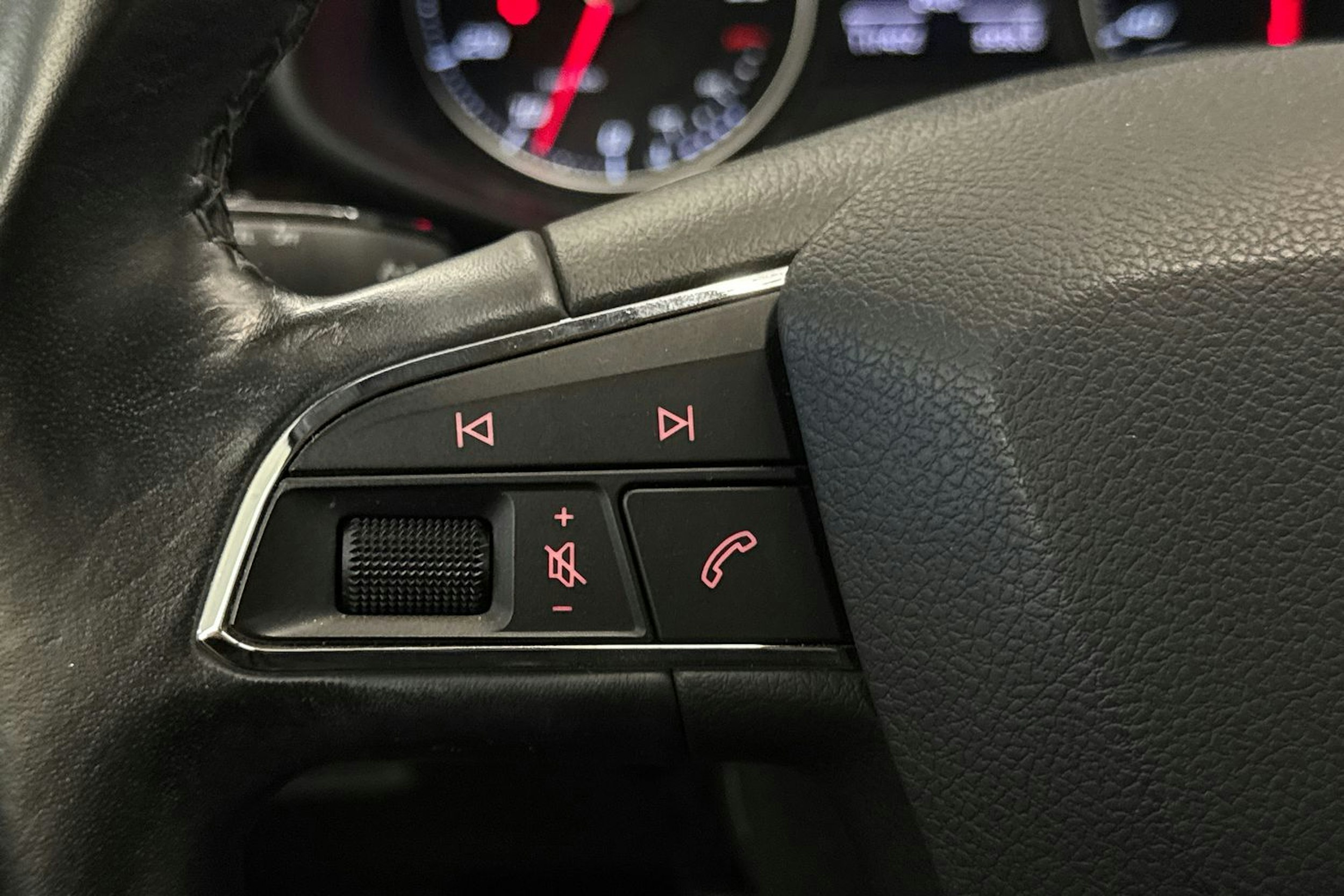 Valkoinen SEAT LEON ST 2016 kuva 16.