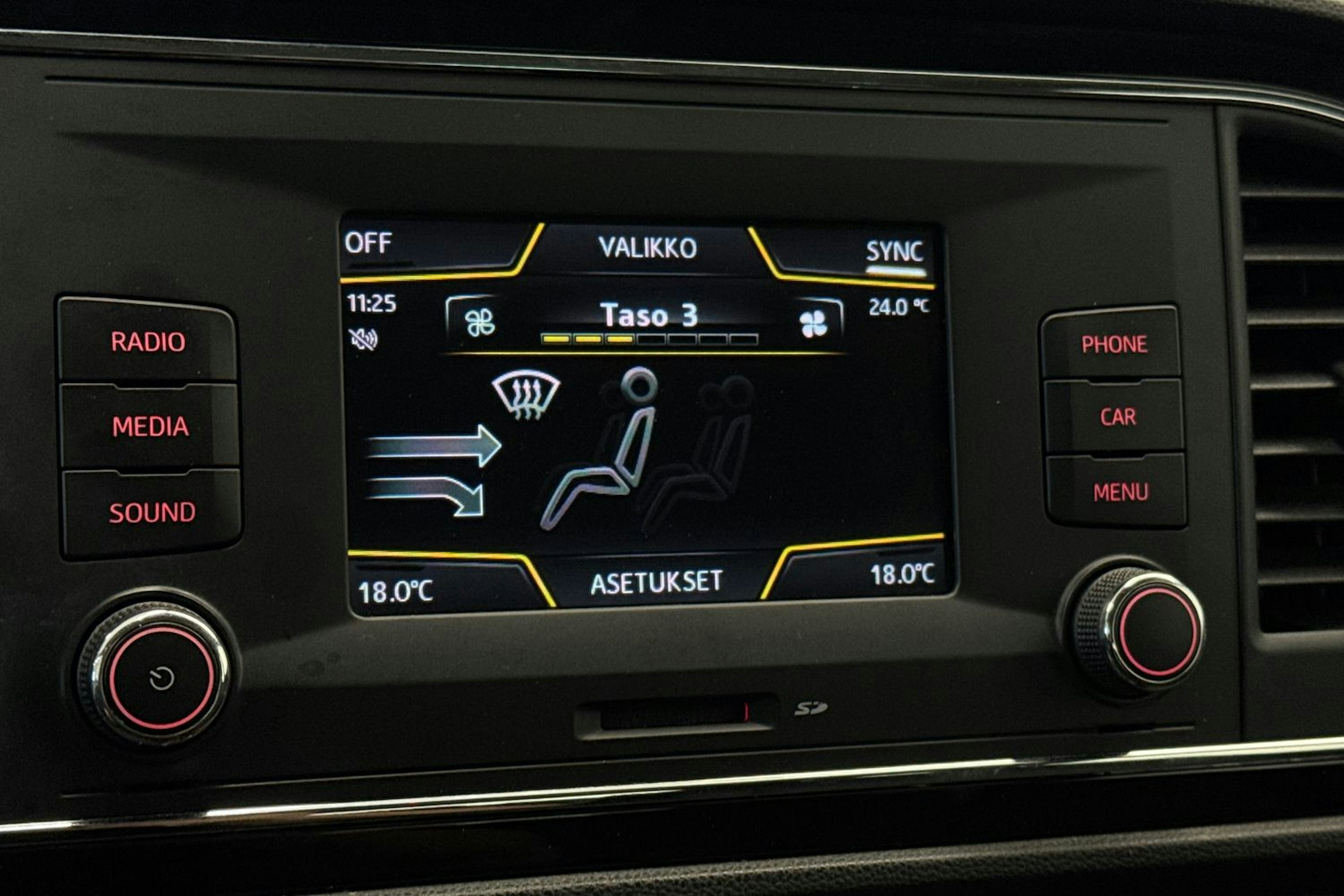 Valkoinen SEAT LEON ST 2016 kuva 25.