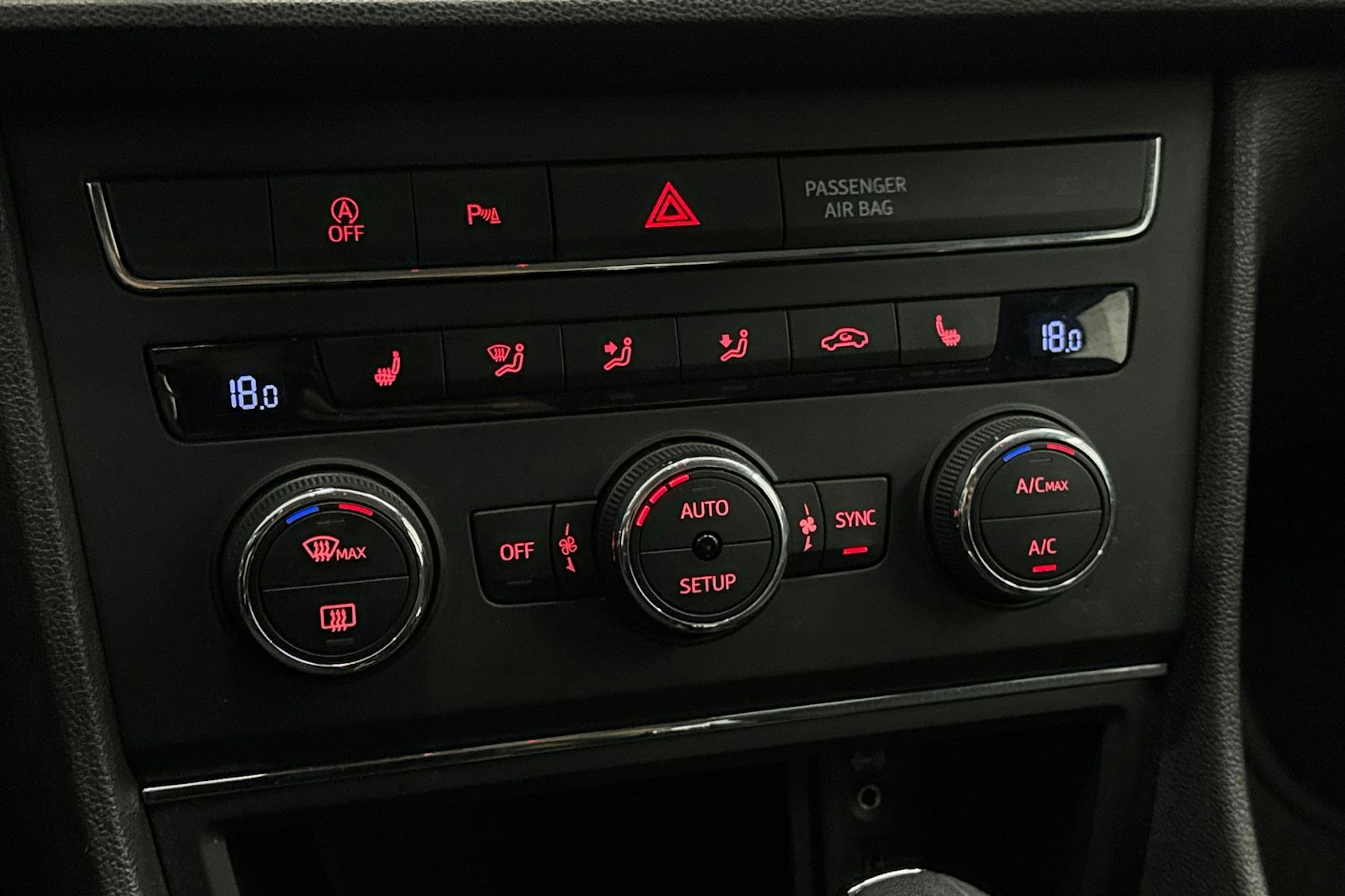 Valkoinen SEAT LEON ST 2016 kuva 26.
