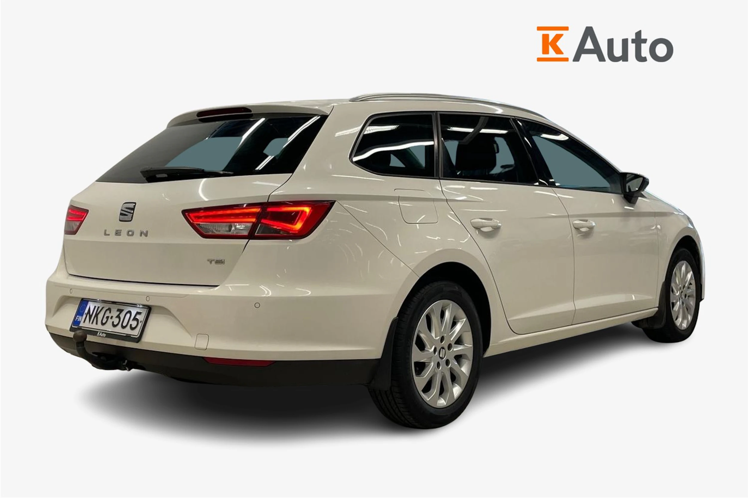 valkoinen SEAT Leon ST 2016 kuva 2.