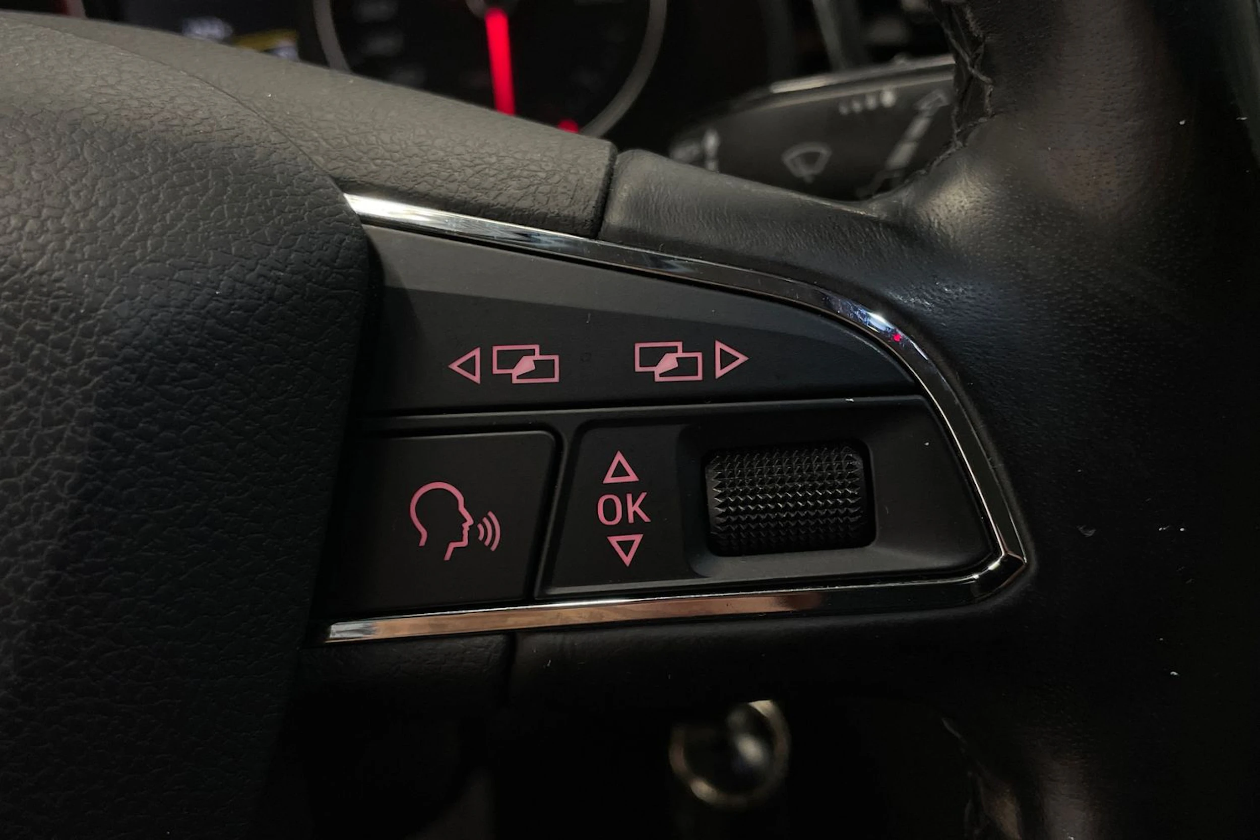 valkoinen SEAT Leon ST 2016 kuva 14.