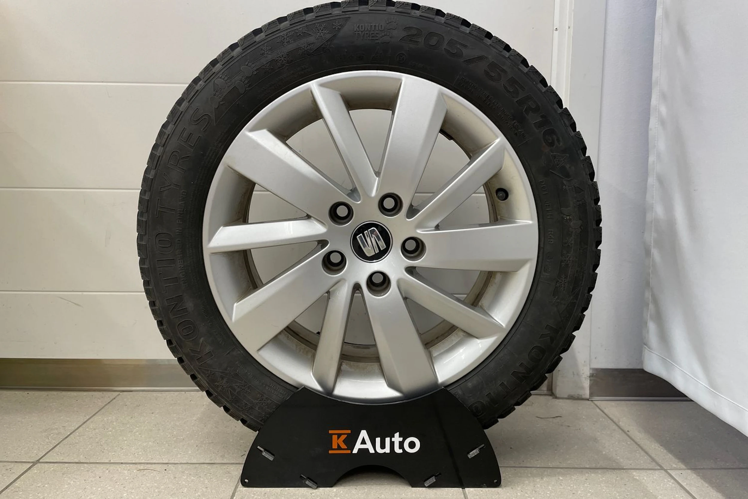 valkoinen SEAT Leon ST 2016 kuva 24.