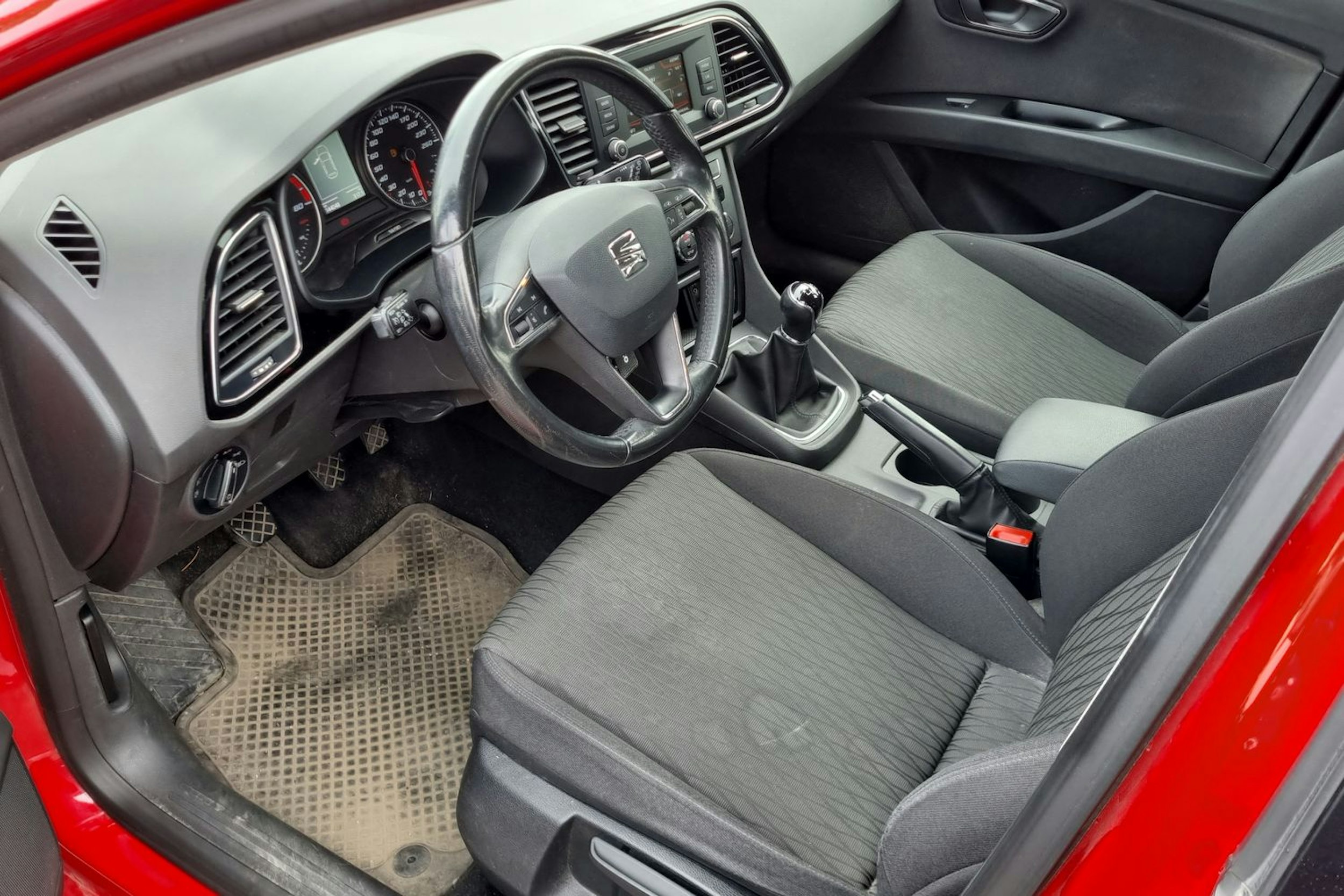 punainen SEAT Leon ST 2016 kuva 3.