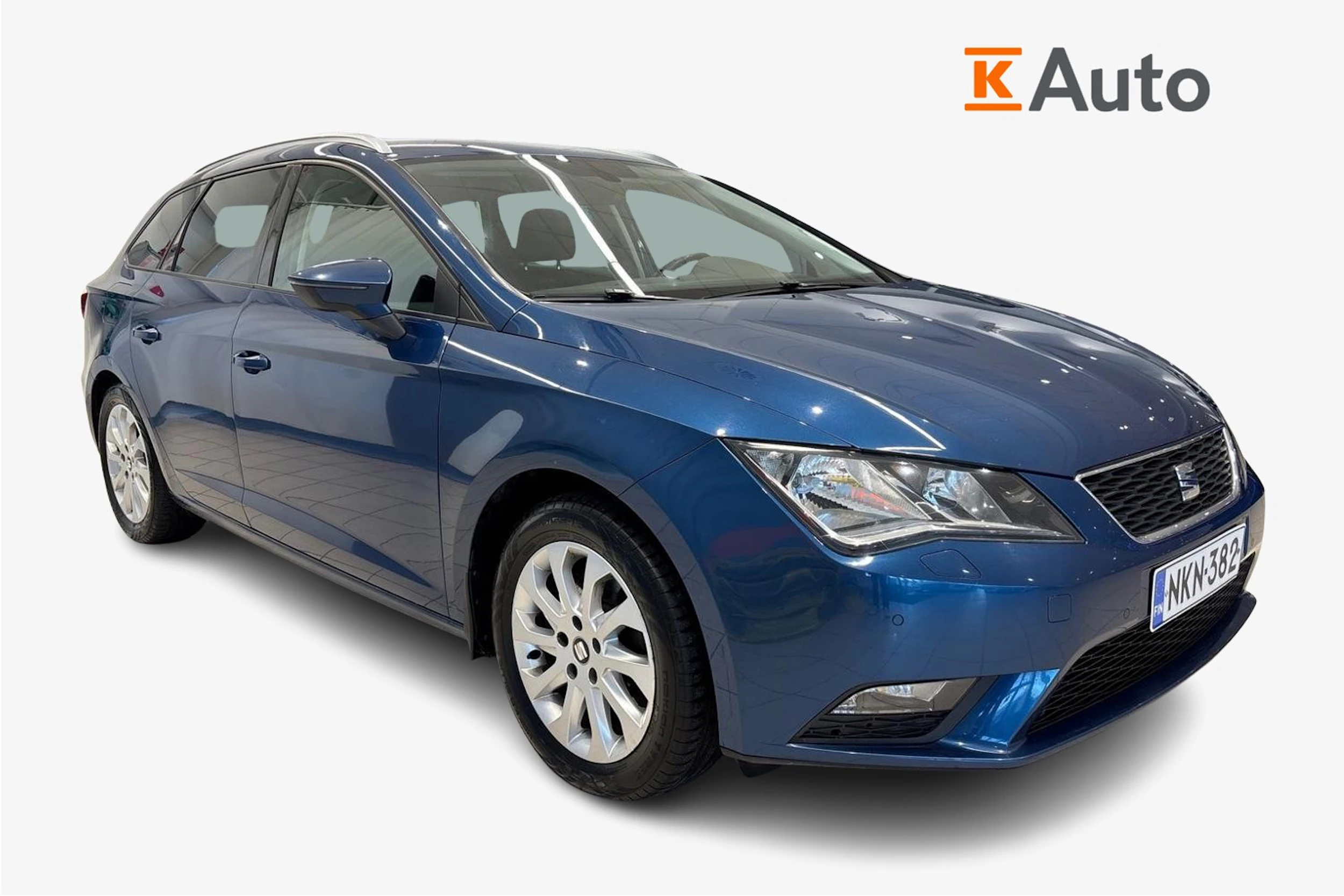 sininen SEAT Leon ST 2016 kuva 1.
