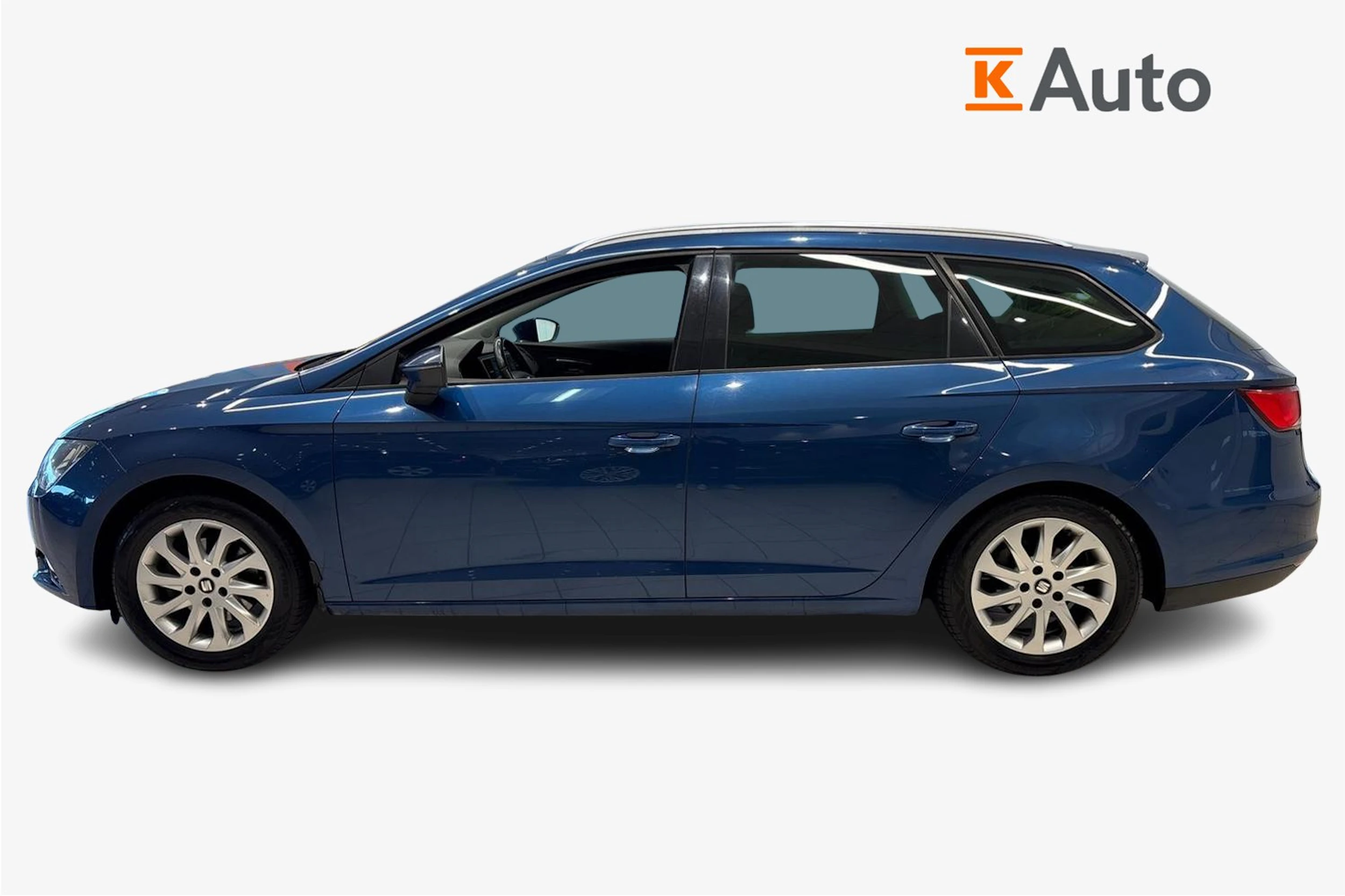 sininen SEAT Leon ST 2016 kuva 7.