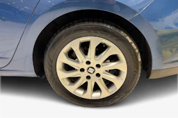 sininen SEAT Leon ST 2016 kuva 12.