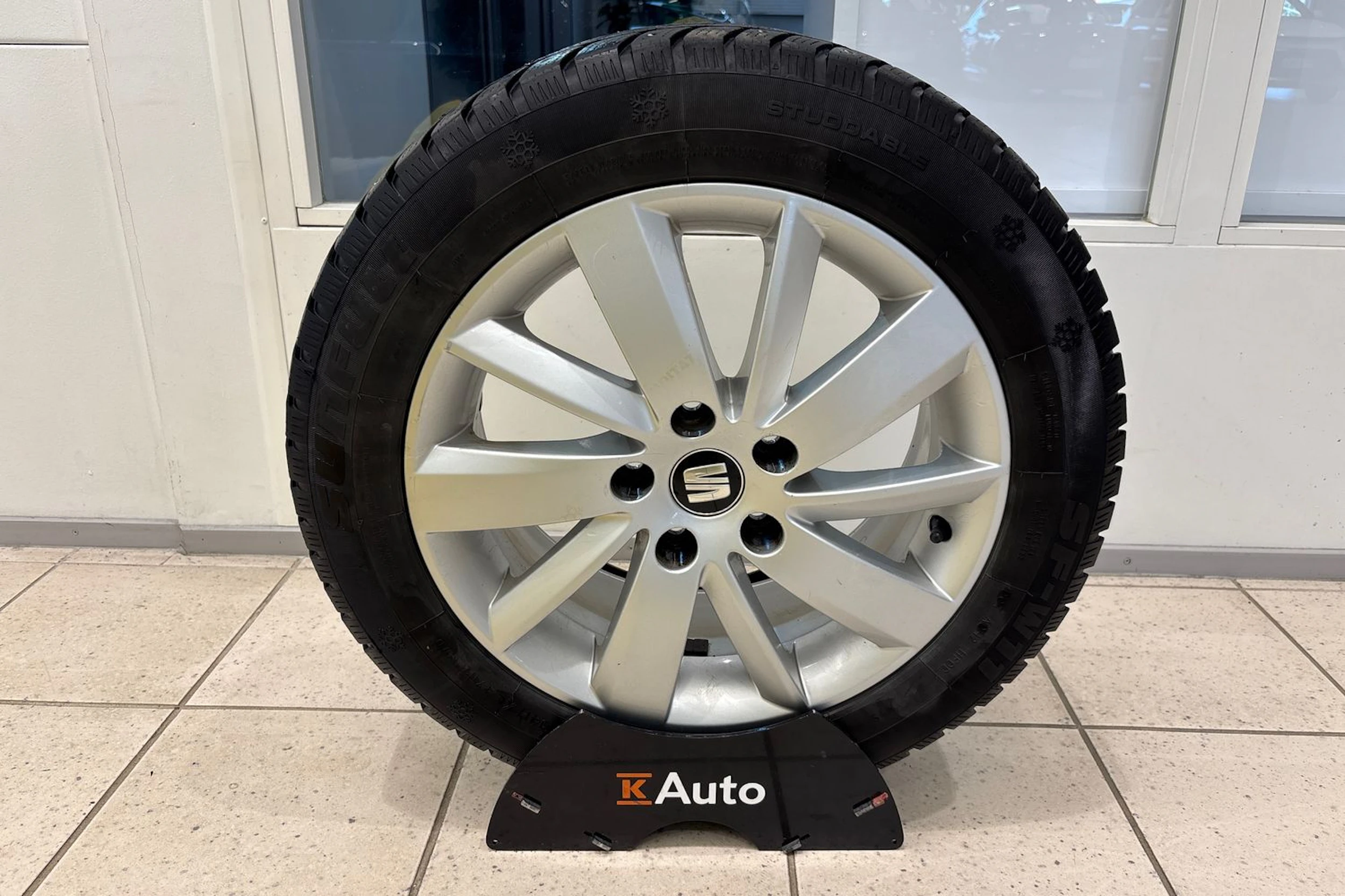 sininen SEAT Leon ST 2016 kuva 15.
