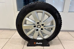 sininen SEAT Leon ST 2016 kuva 15.