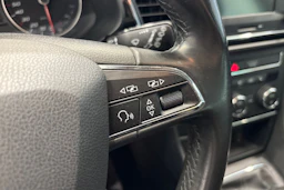 sininen SEAT Leon ST 2016 kuva 21.