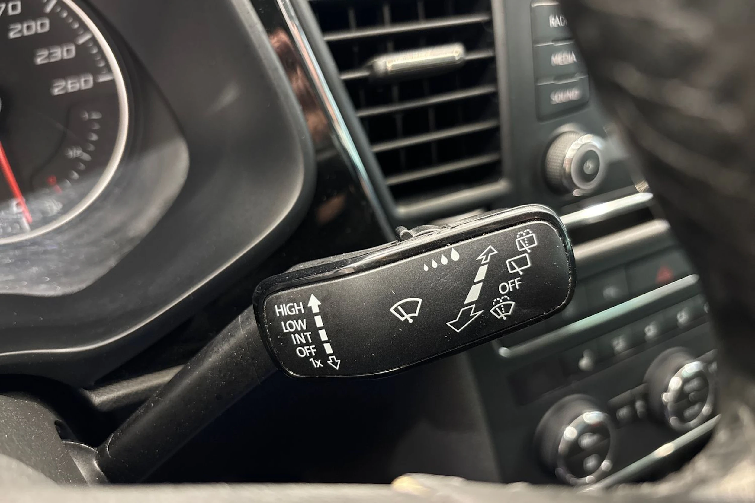 sininen SEAT Leon ST 2016 kuva 22.