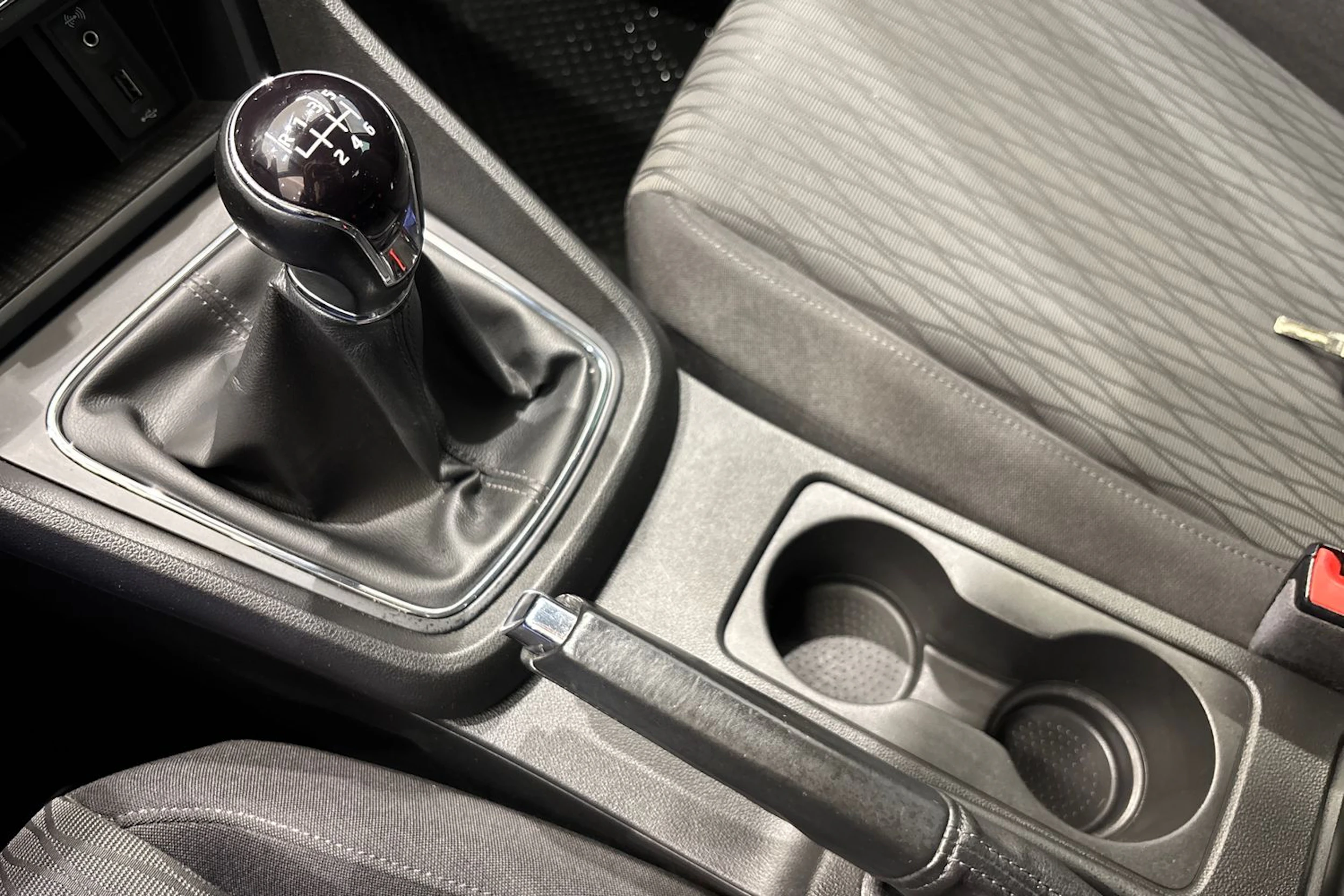 sininen SEAT Leon ST 2016 kuva 26.