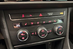 sininen SEAT Leon ST 2016 kuva 28.