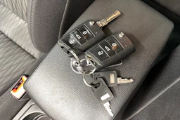 sininen SEAT Leon ST 2016 kuva 32.