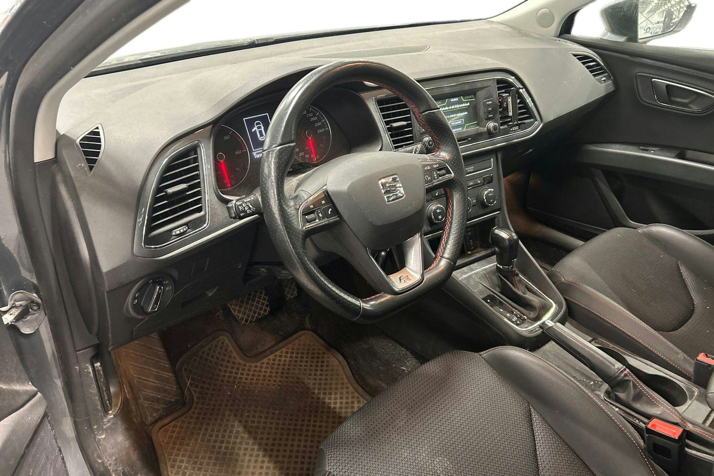 harmaa SEAT Leon ST 2016 kuva 3.
