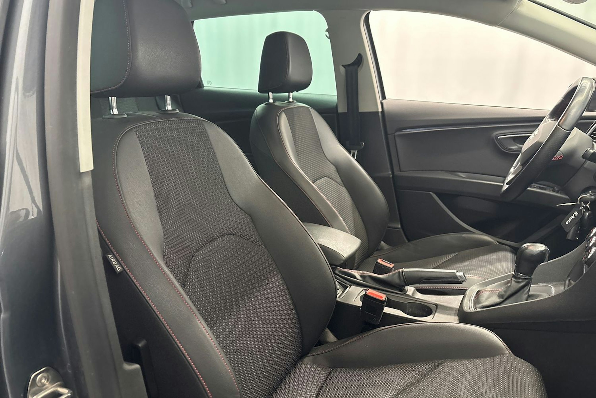 harmaa SEAT Leon ST 2016 kuva 14.