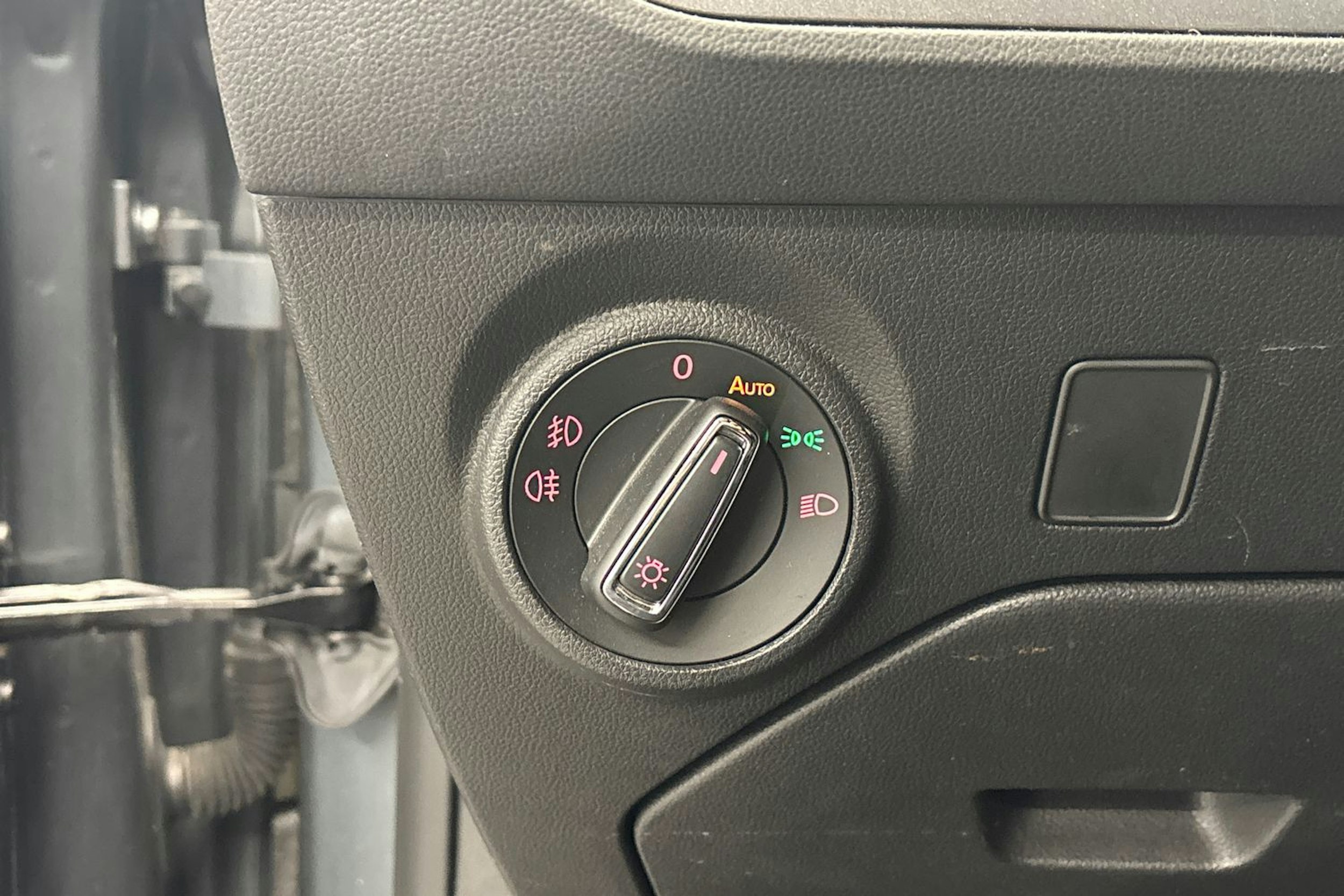 harmaa SEAT Leon ST 2016 kuva 16.